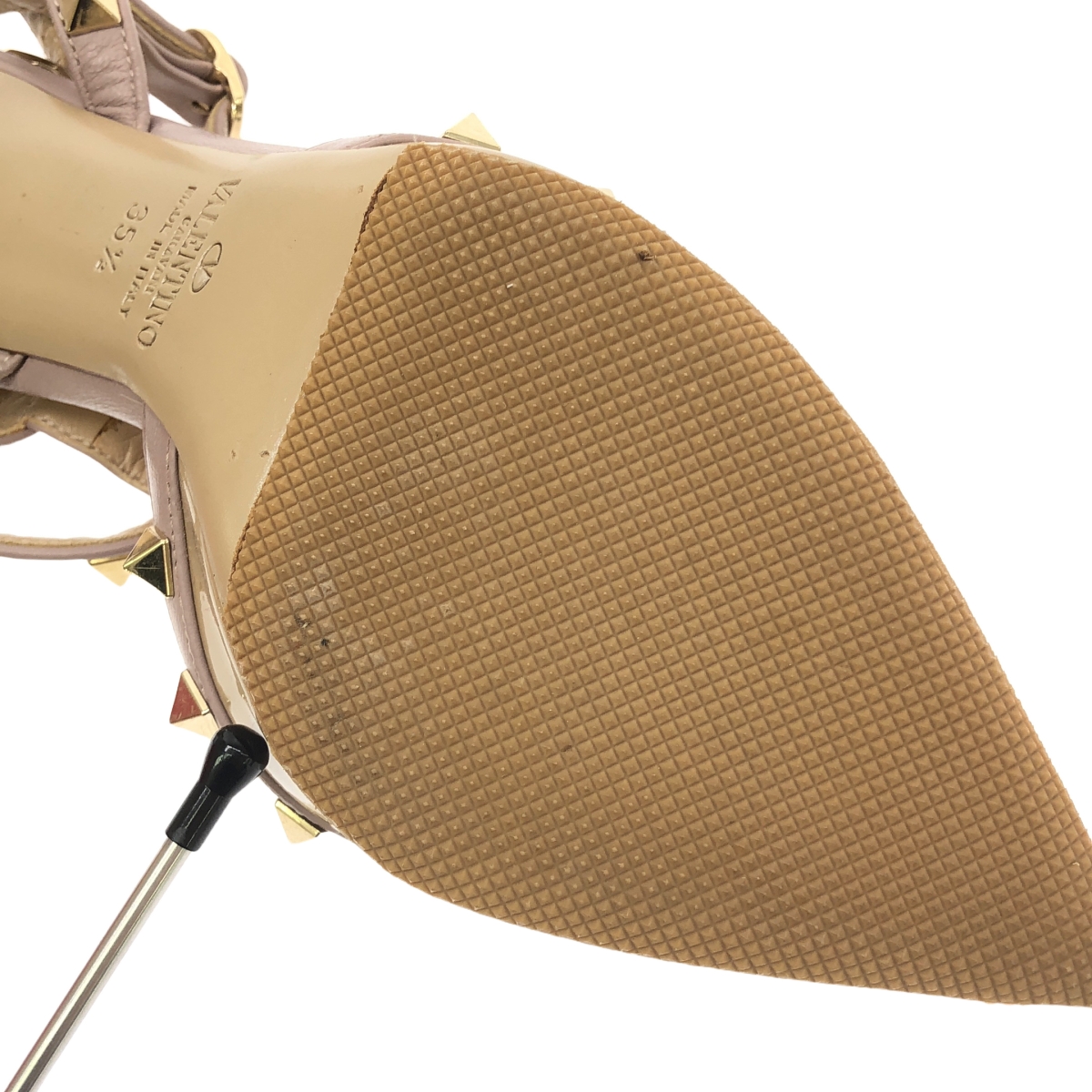 VALENTINO GARAVANI / ヴァレンティノガラヴァーニ レザー ロックスタッズ ポインテッドトゥ ストラップ ヒール パンプス