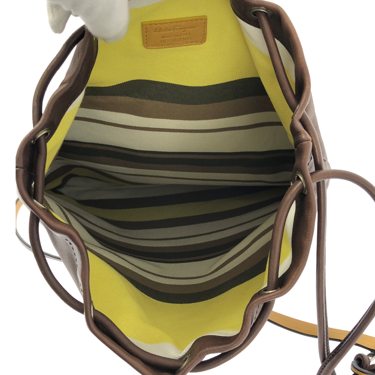 Salvatore Ferragamo / サルヴァトーレフェラガモ KENTUCKY ケンタッキー / 巾着 レザー ショルダーバッグ