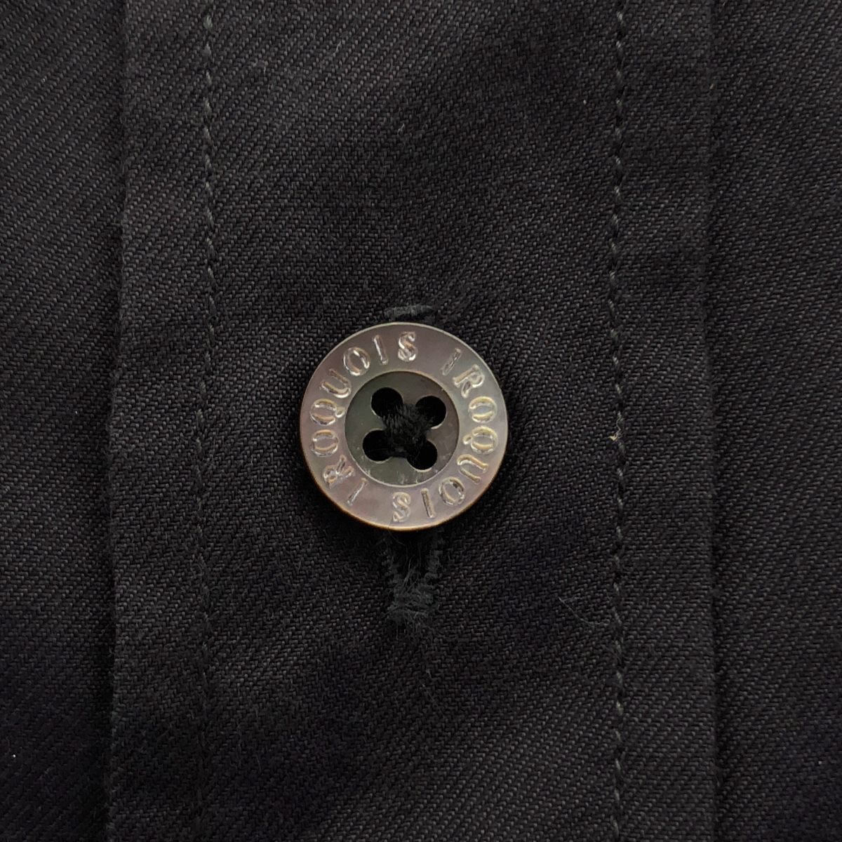 Iroquois / イロコイ コットン レーヨン ロゴボタン レギュラーカラー シャツ