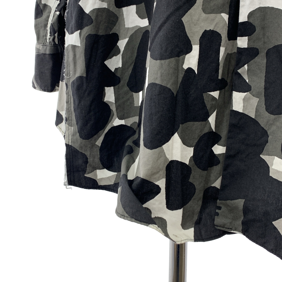 BLACK COMME des GARCONS / ブラックコムデギャルソン 総柄 再構築 カットオフ オーバーシルエット シャツ