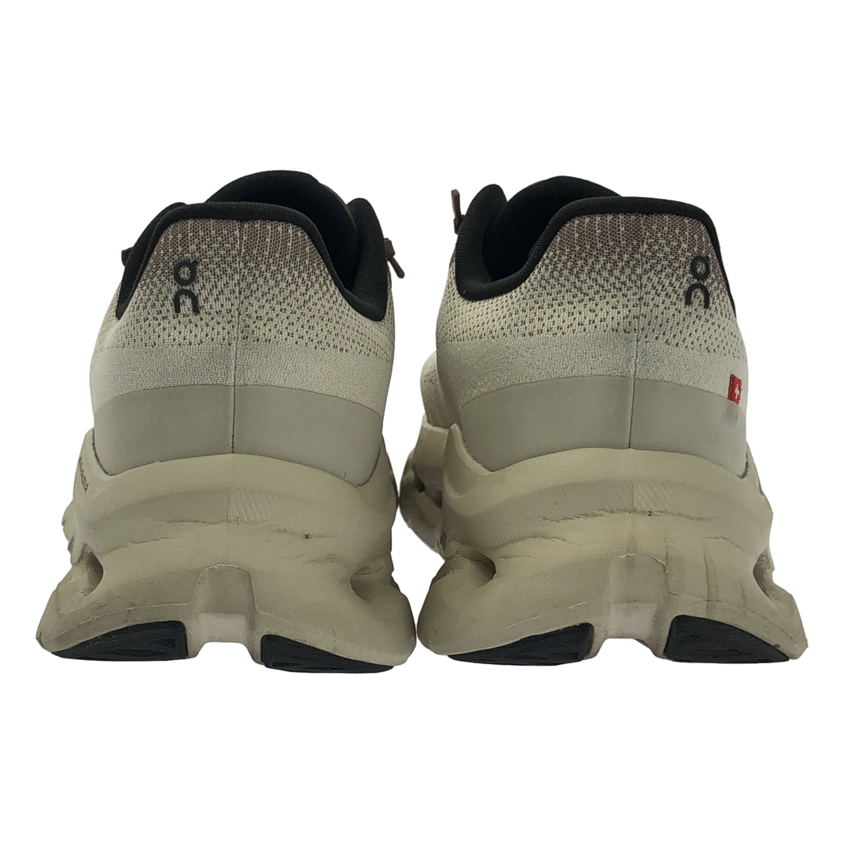 On / オン Cloudtilt スニーカー