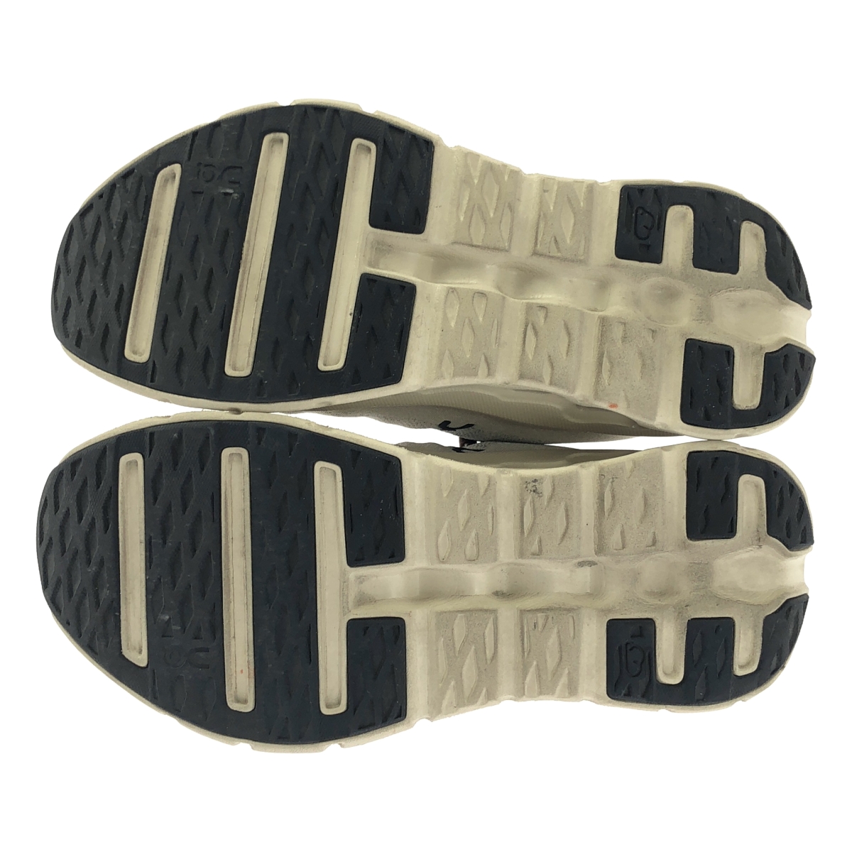 On / オン Cloudtilt スニーカー