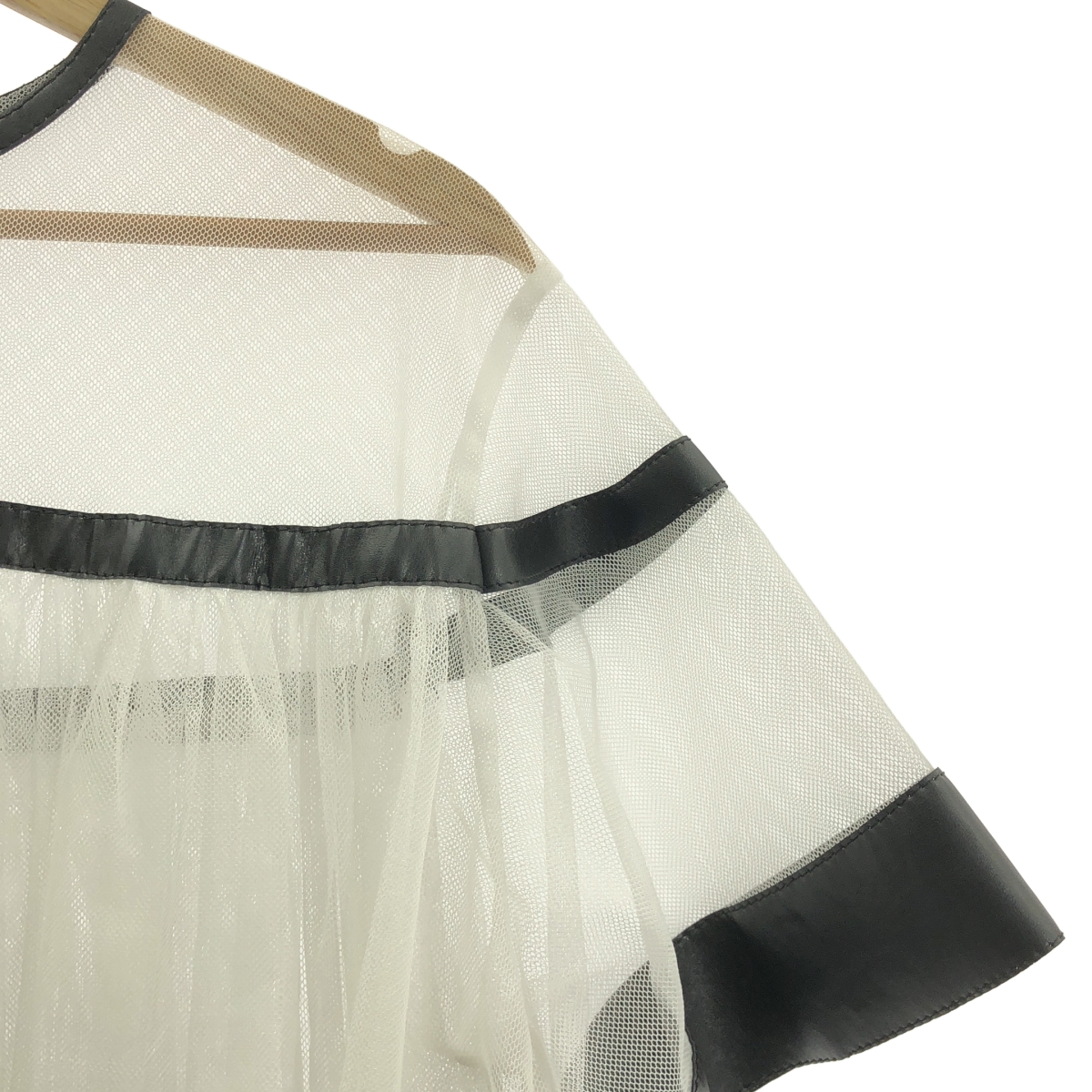 noir kei ninomiya / ノワールケイニノミヤ チュール エコレザー ギャザー プルオーバー ブラウス