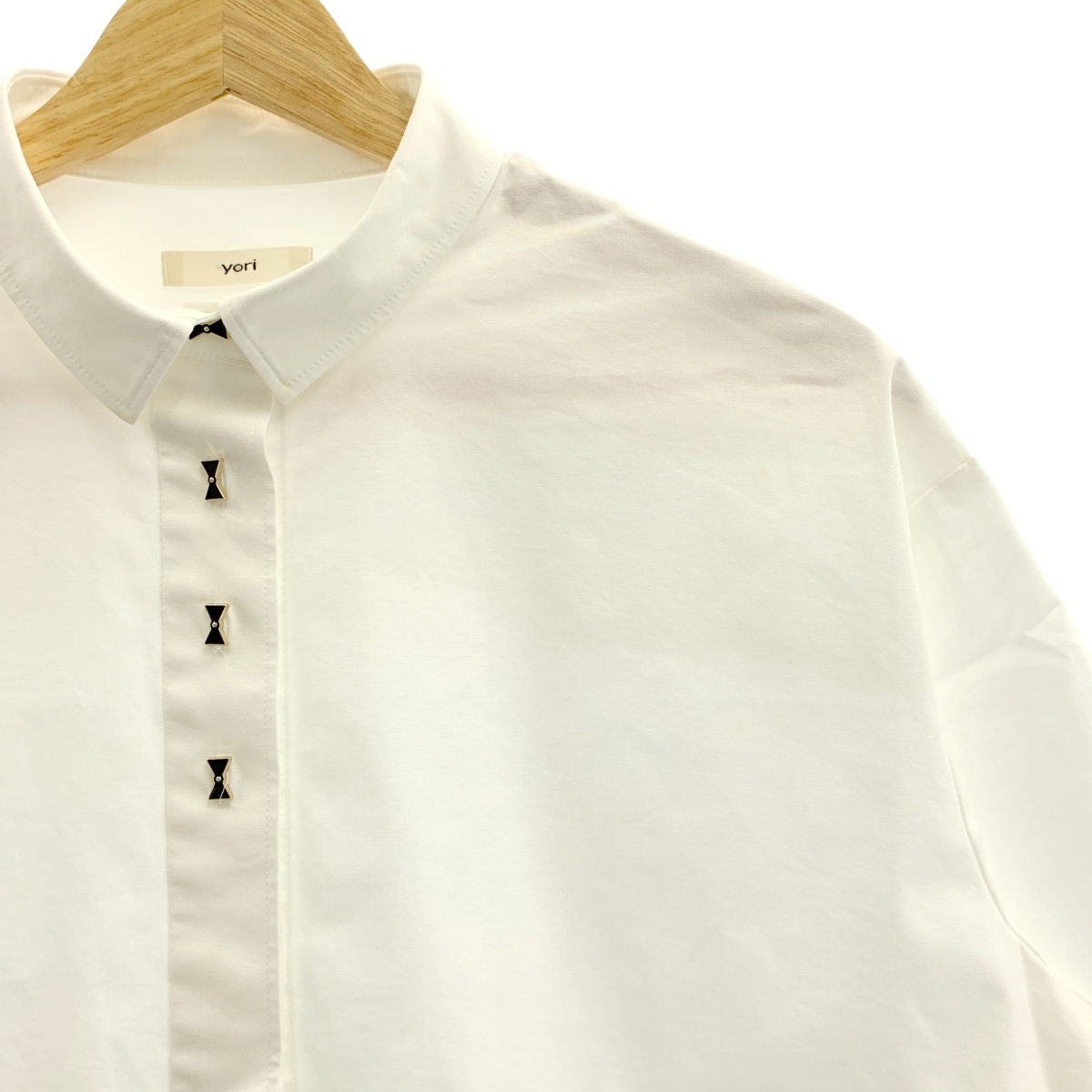 yori / ヨリ リボン ボタン ショートシャツ