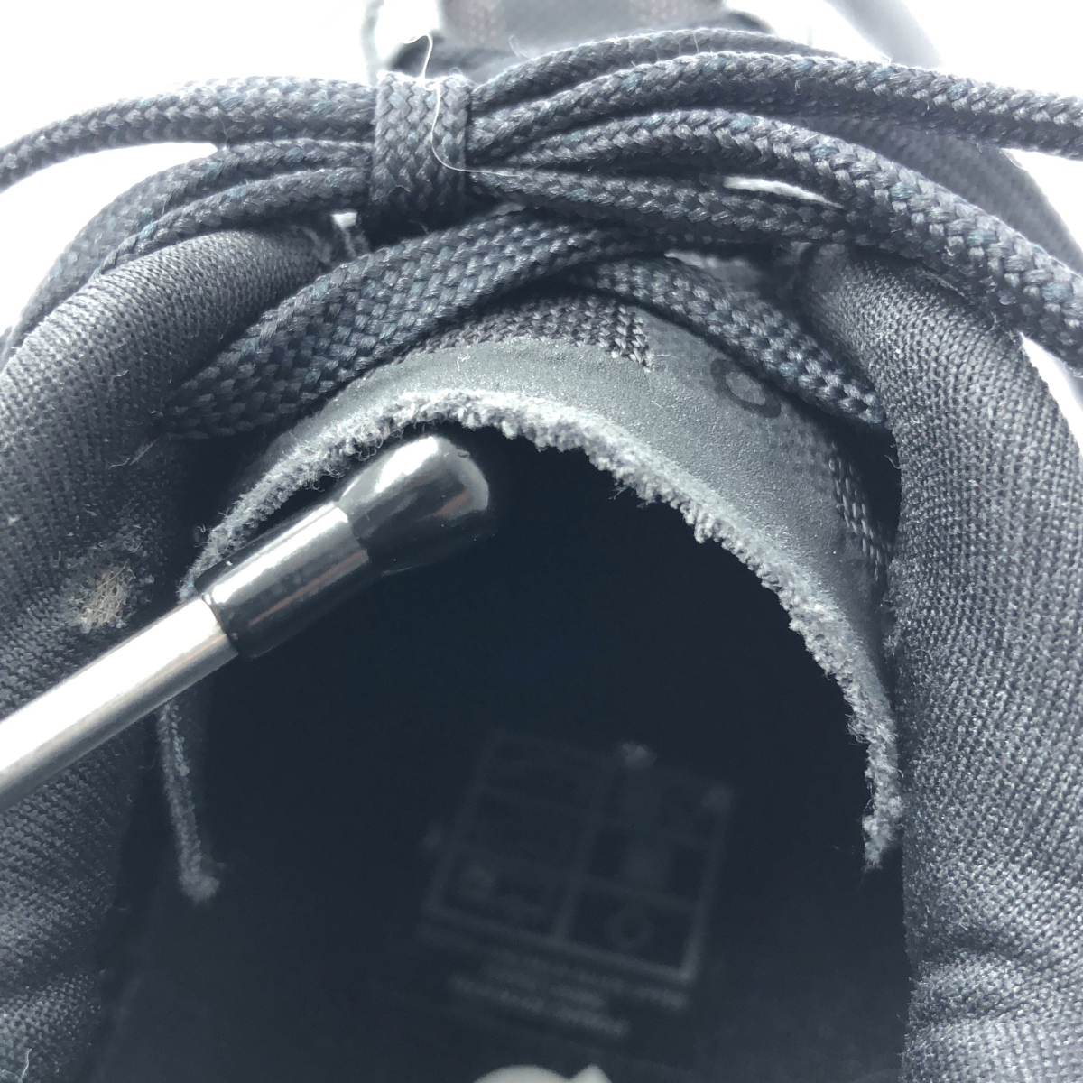 On / オン Cloud monster クラウド モンスター / レースアップ スニーカー