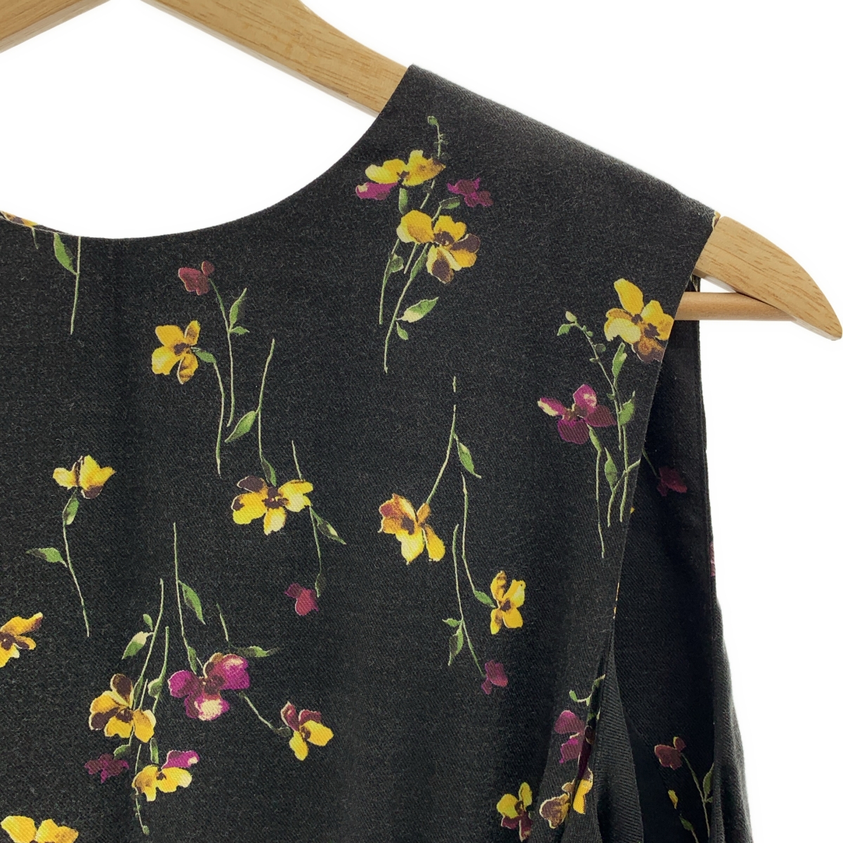 SACRA / サクラ フラワープリント ウエストリボン ノースリーブワンピース