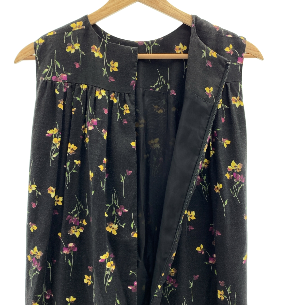 SACRA / サクラ フラワープリント ウエストリボン ノースリーブワンピース