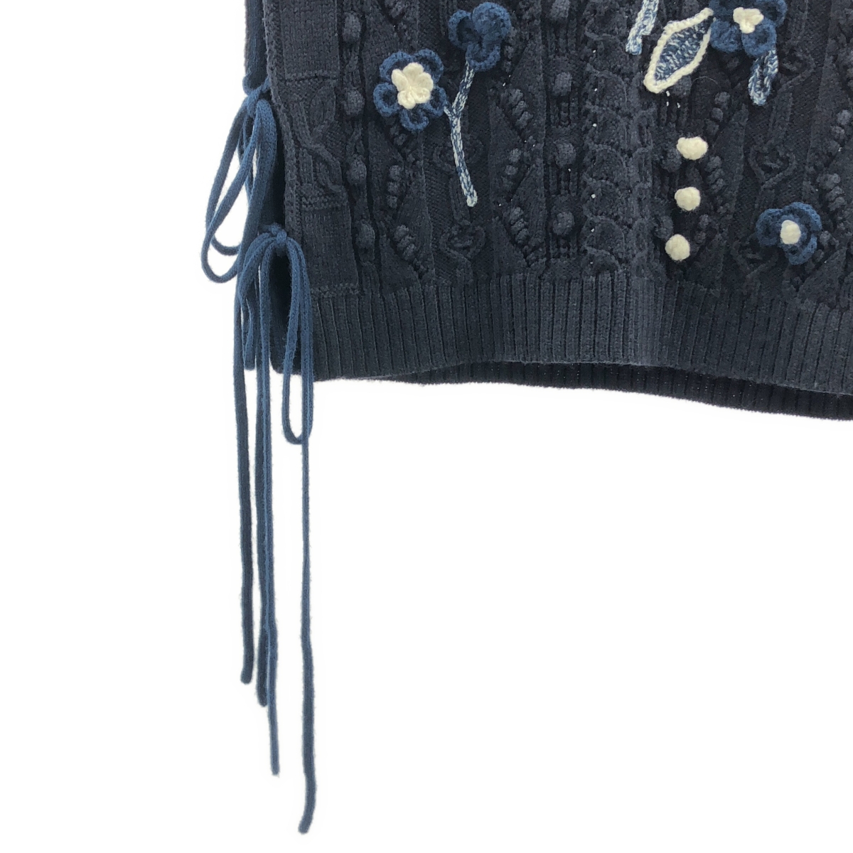 Mame Kurogouchi / マメクロゴウチ Floral Motif Hand Knitted Vest / フローラル ハイネック ニット ベスト