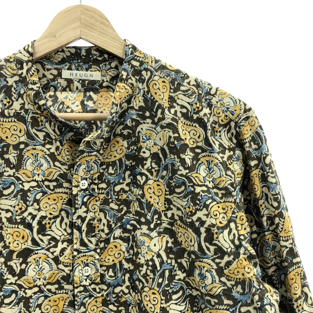 HEUGN / ユーゲン 総柄 バンドカラー シャツ
