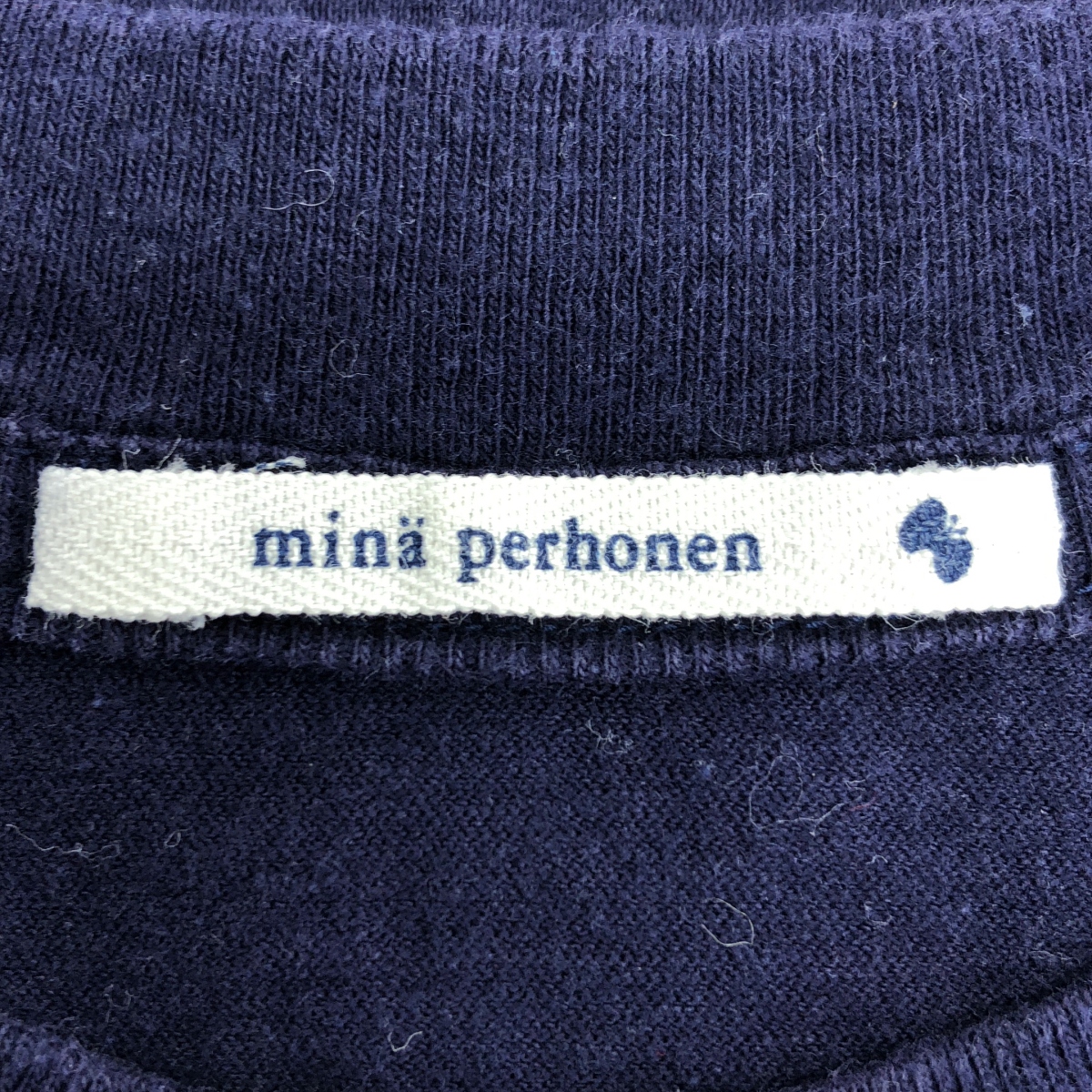 mina perhonen / ミナペルホネン bien / ワンポイントちょうちょ エンブロイダリー  Tシャツ カットソー
