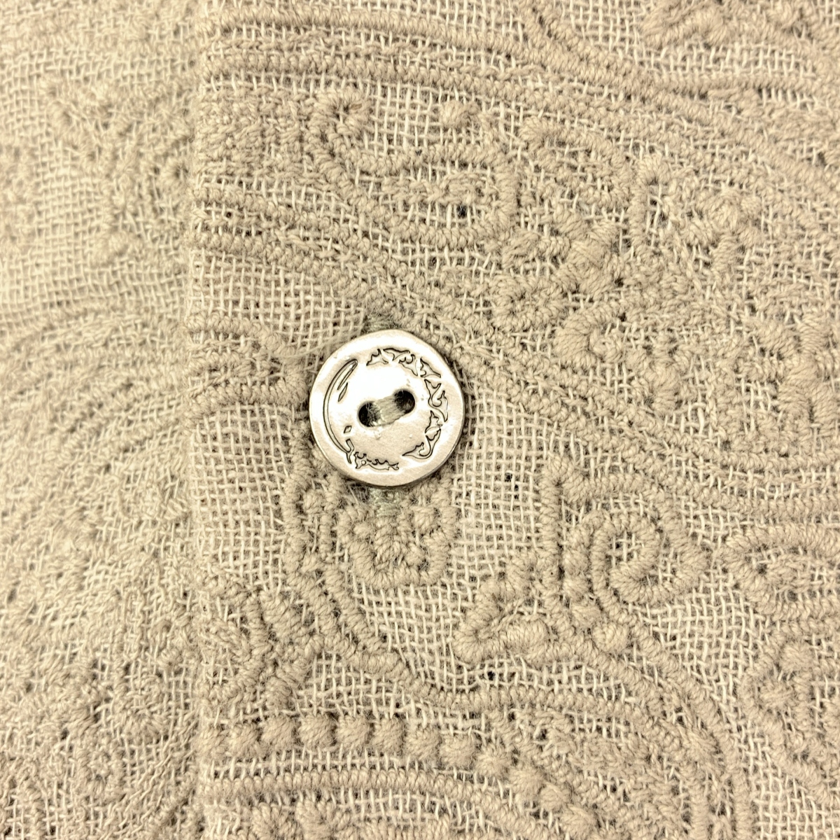 その他 エンブロイダリー メタルボタン オープンカラー シャツ