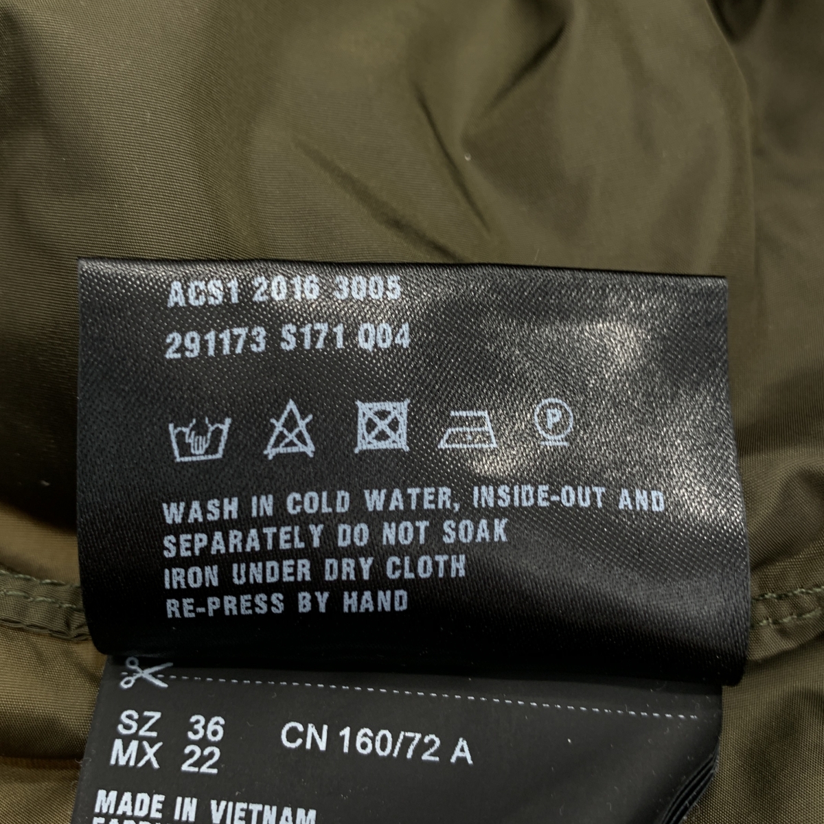 PRADA / プラダ トライアングル ロゴパッチ ベルト付き トレンチ コート