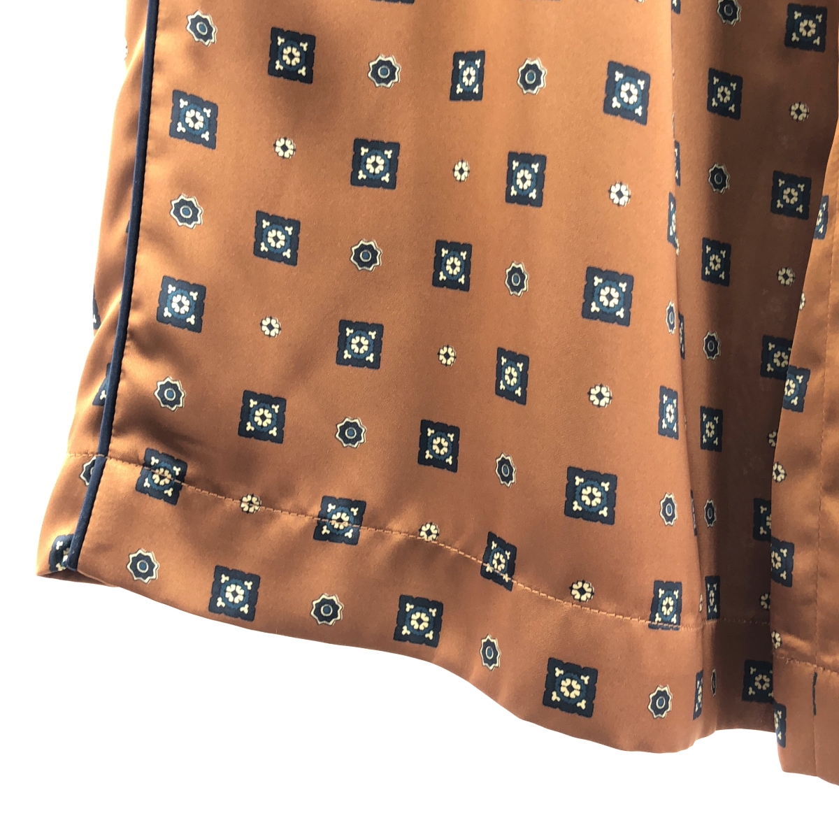 その他 小紋柄 サテン ワイドパンツ