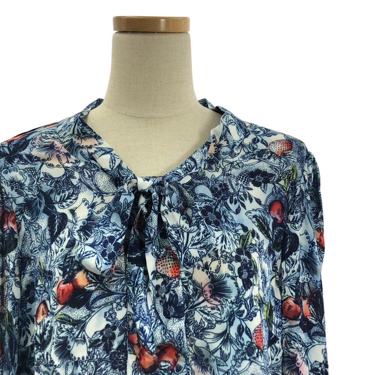 その他 総柄 ボウタイリボン ブラウス