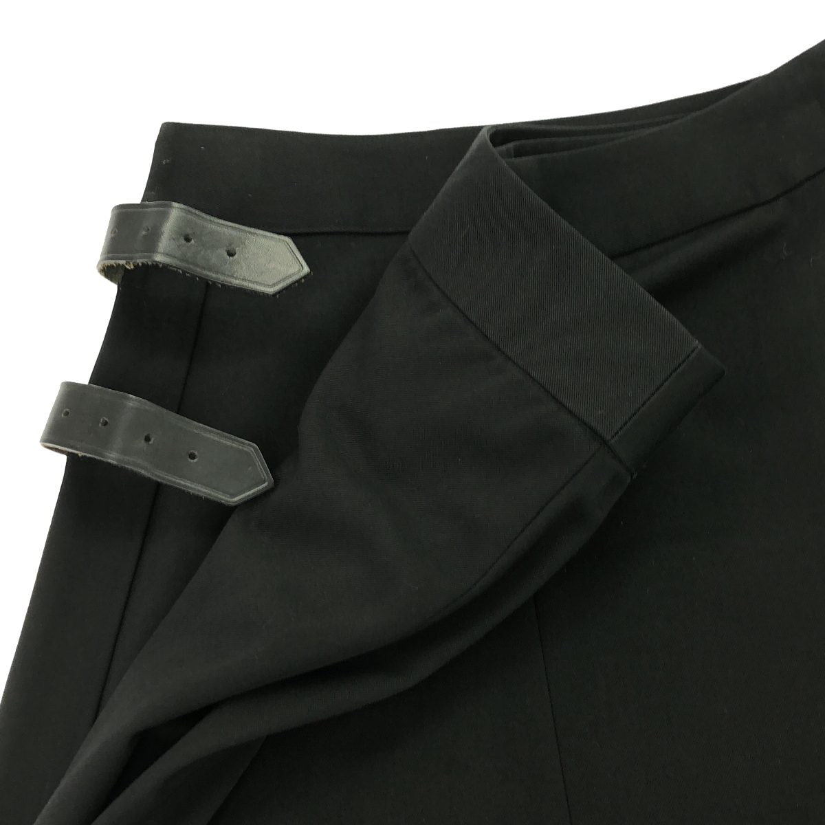 COMME des GARCONS / コムデギャルソン レザーベルト付 ポリエステルウール ヘビー ラップスカート