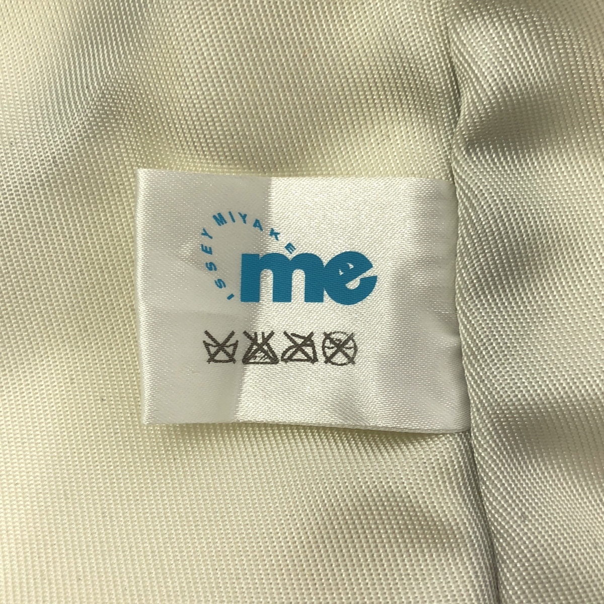 me ISSEY MIYAKE / ミーイッセイミヤケ ナイロン トートバッグ