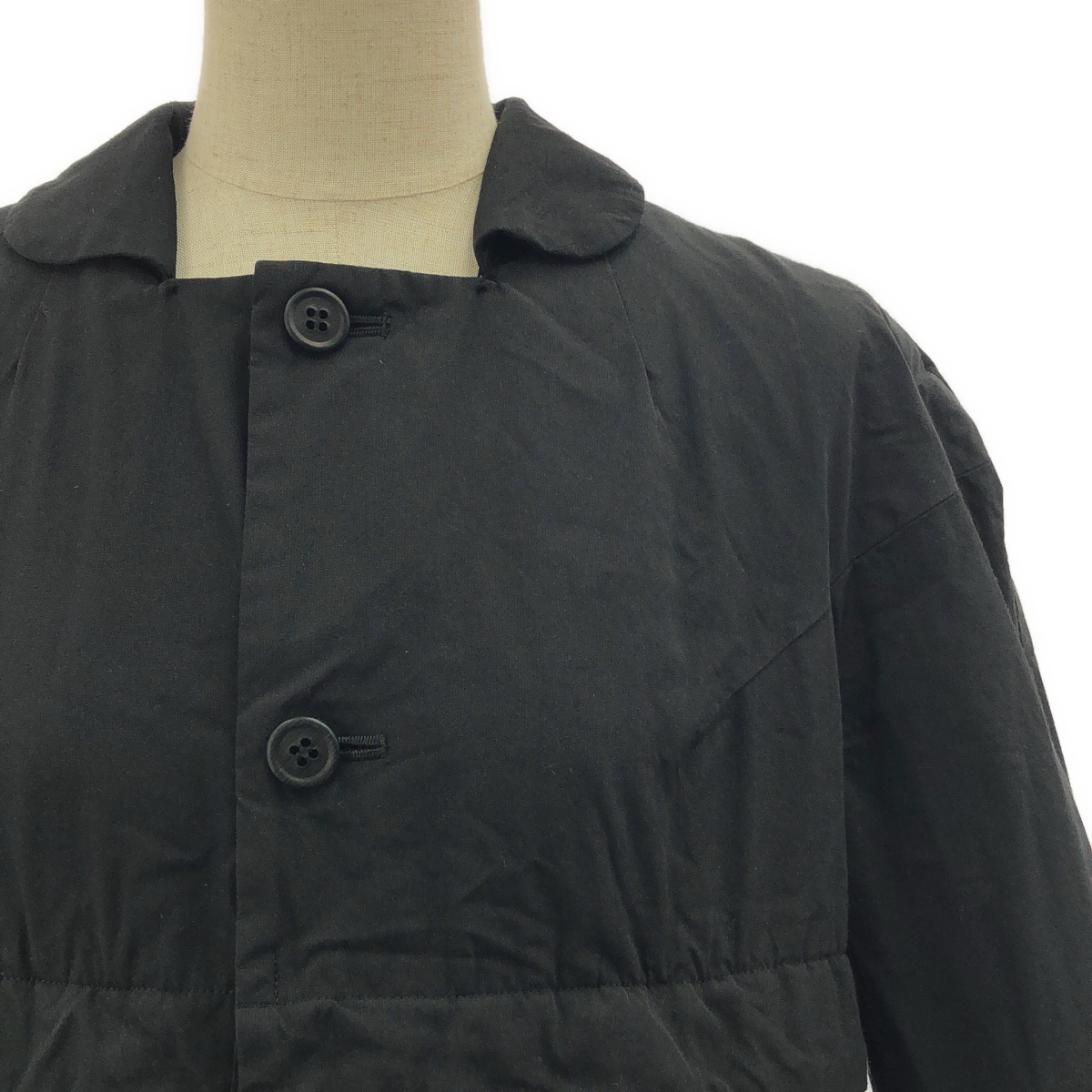 COMME des GARCONS / コムデギャルソン ポリエステル 製品加工 丸襟 プリーツ オーバー ロングジャケット