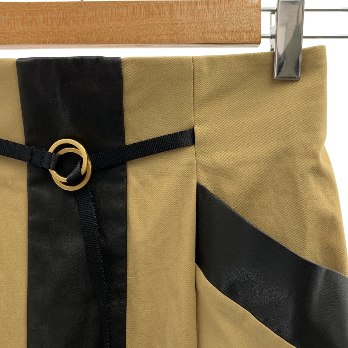 Mame Kurogouchi / マメクロゴウチ High Waisted Chino Skirt フェイクレザー切替 ハイウエスト チノ スカート