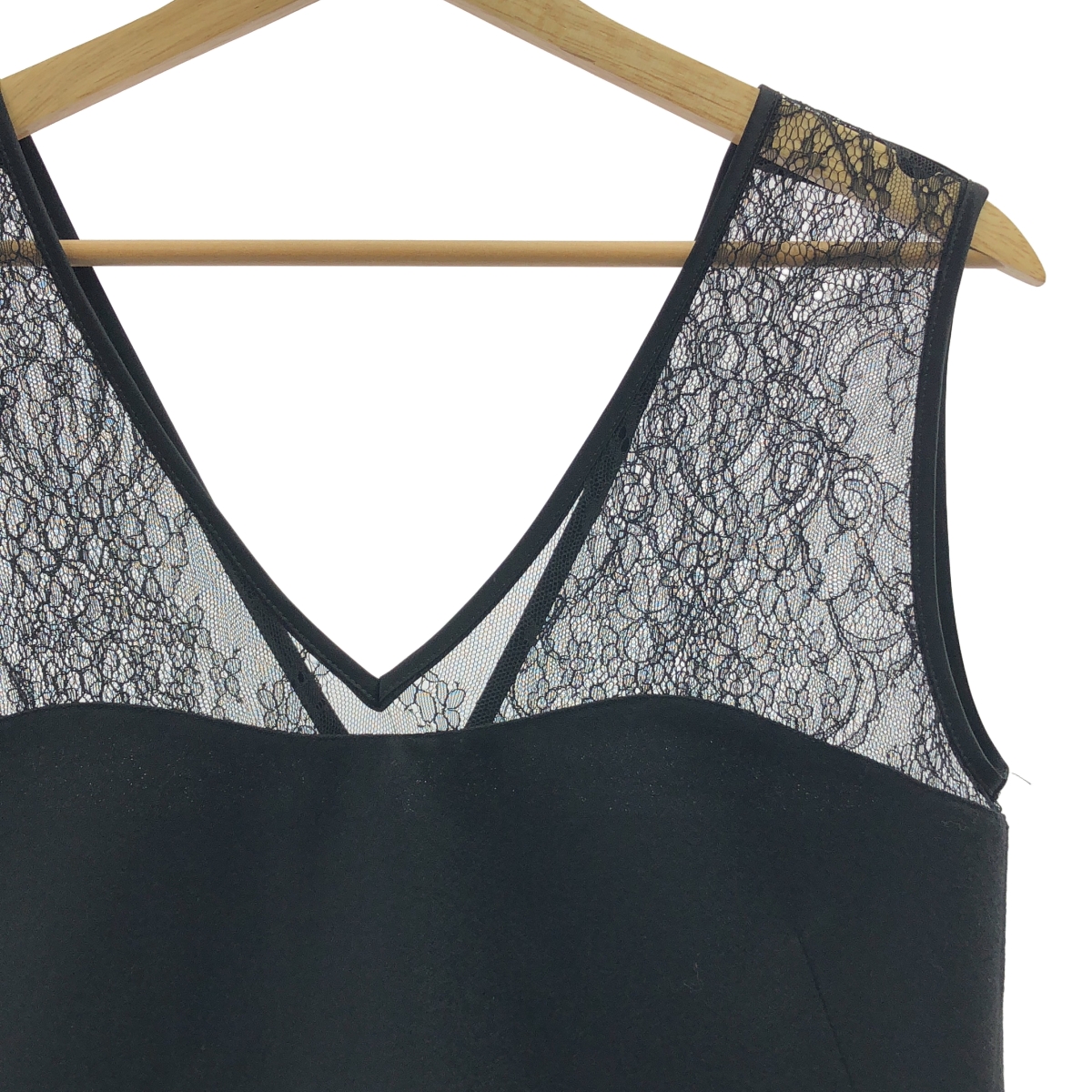 ELIN / エリン レース バックジップ トップス