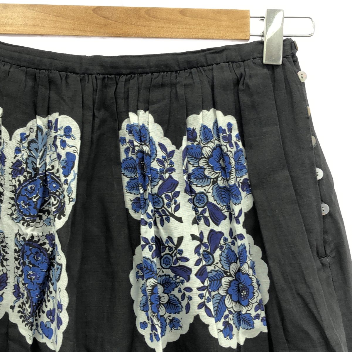 SOULEIADO / ソレイアード 総柄 サイドボタン ギャザー スカート / 裏地付き