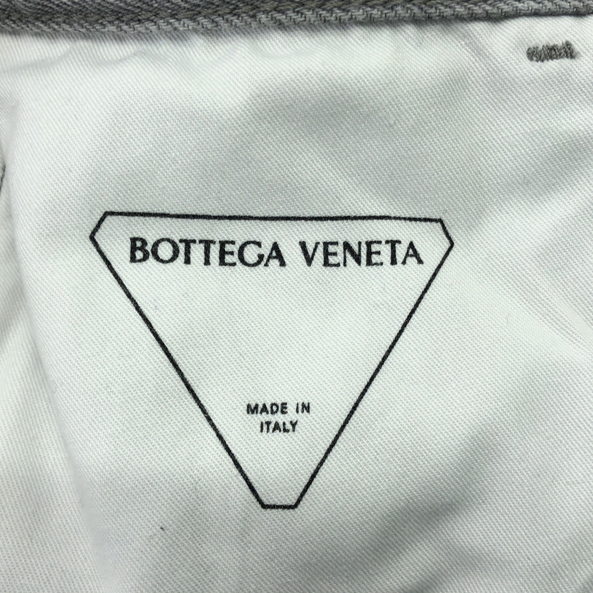 BOTTEGA VENETA / ボッテガヴェネタ light grey washed denim jeans  / ウォッシュデニム ストレート デニムパンツ