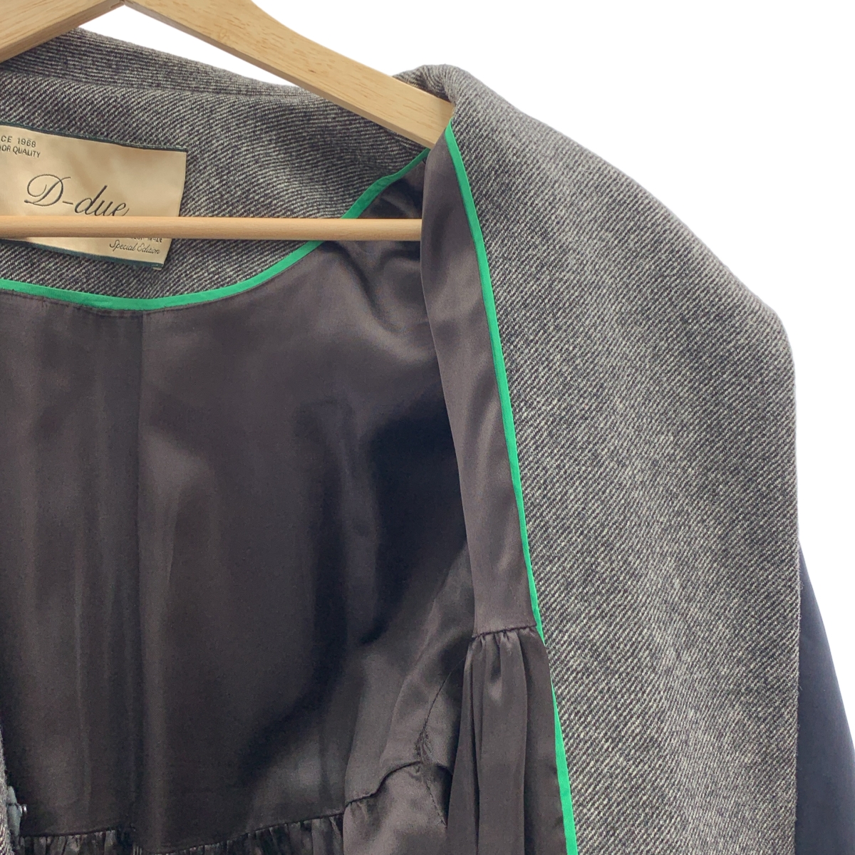 D-due / デ・デュエ 異素材 切替 レイヤード ギャザー コート / 総裏地