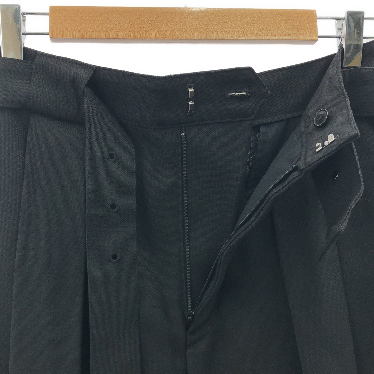 その他 タック テーパード バレルパンツ