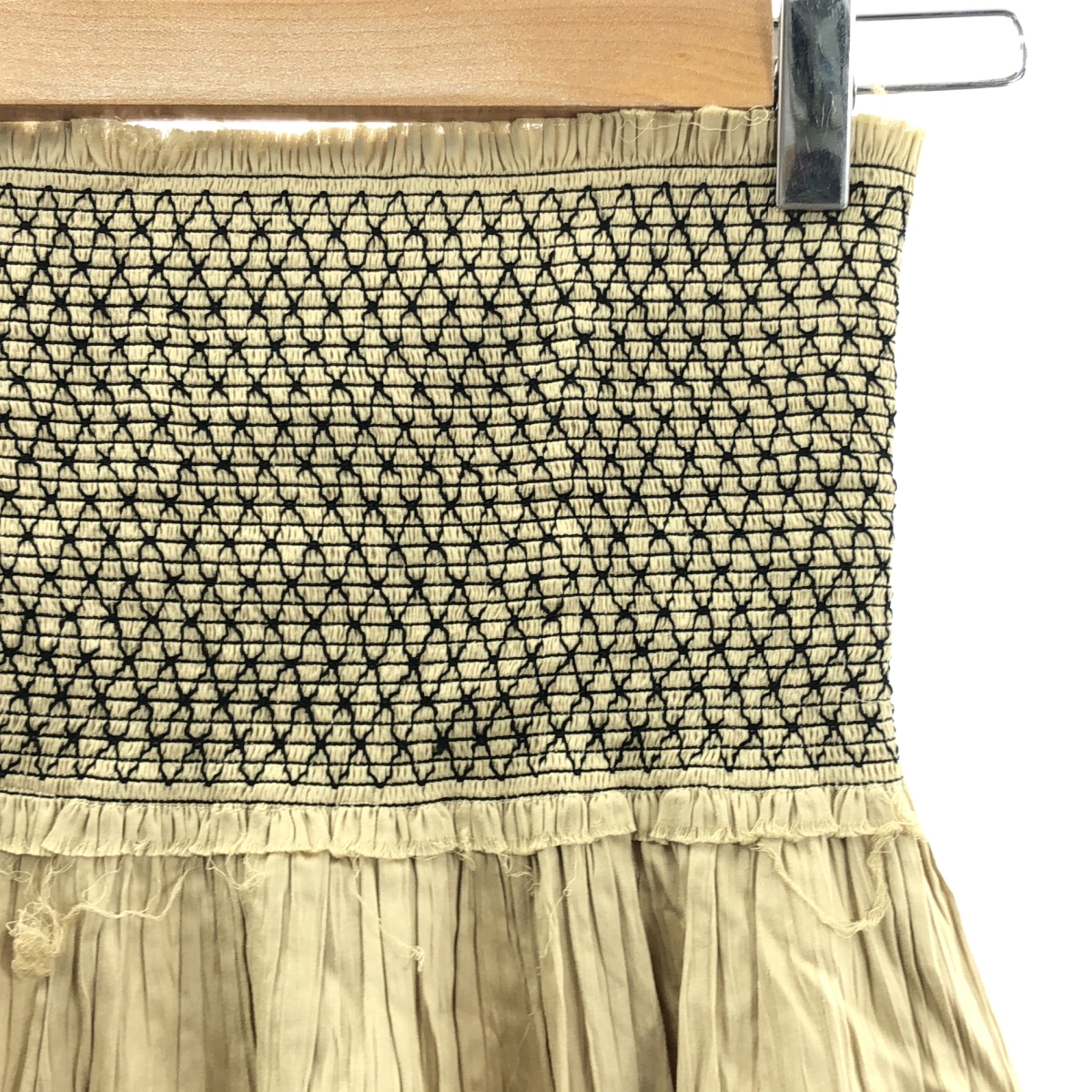 TOTEME / トーテム エンブロイダリー ギャザー ボリューム スカート