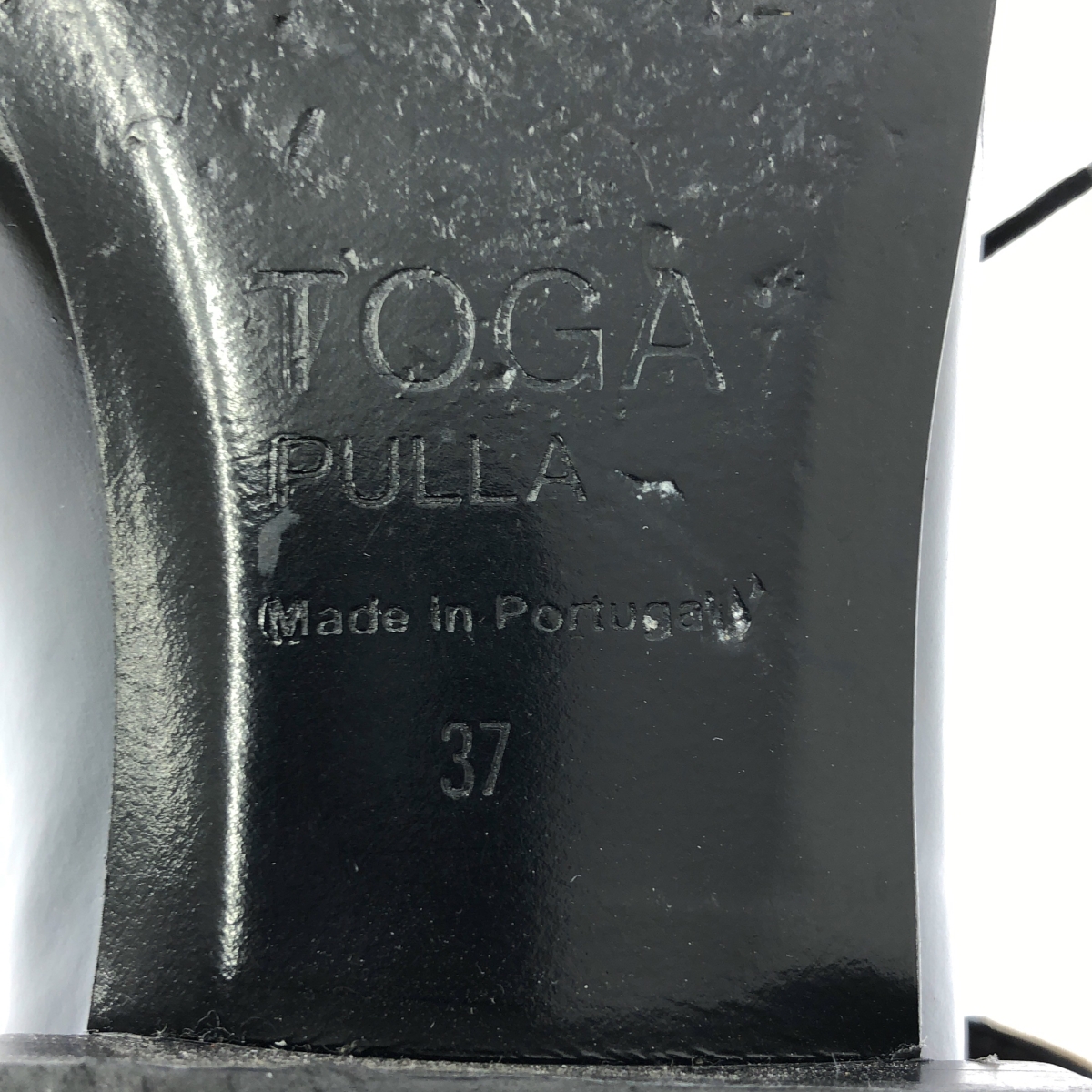 TOGA PULLA / トーガプルラ メタルバックル ポインテッドトゥ フラットシューズ