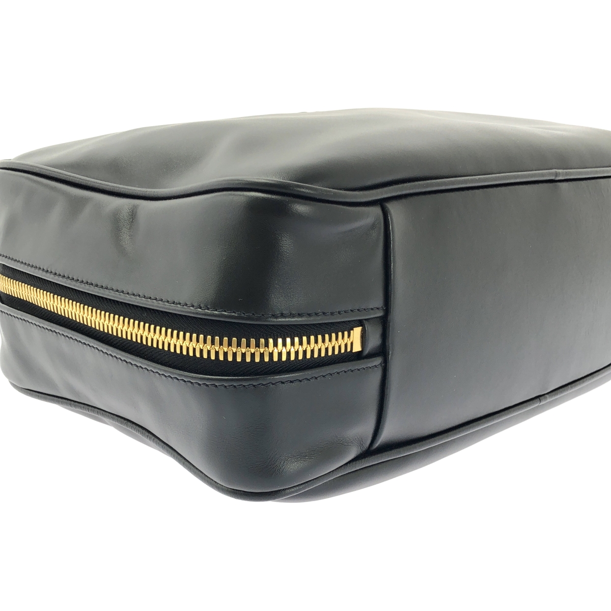 miu miu / ミュウミュウ ボー エンボス ロゴ レザー ハンドバッグ