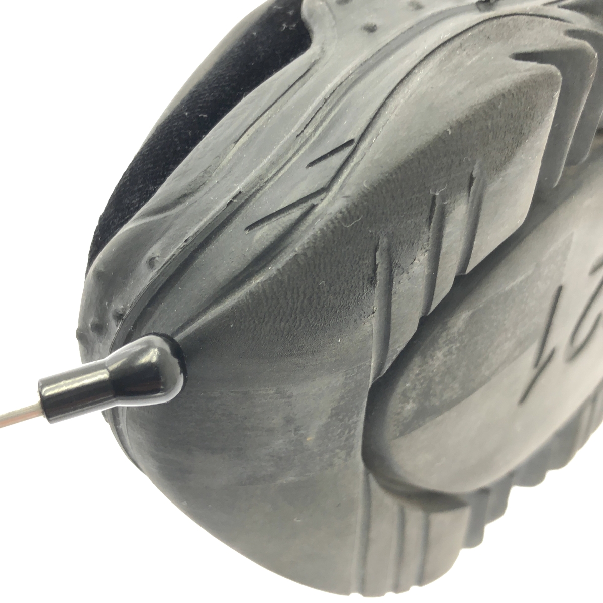 N°21 / ヌメロヴェントゥーノ ファー トリム チェーン ミュール シューズ