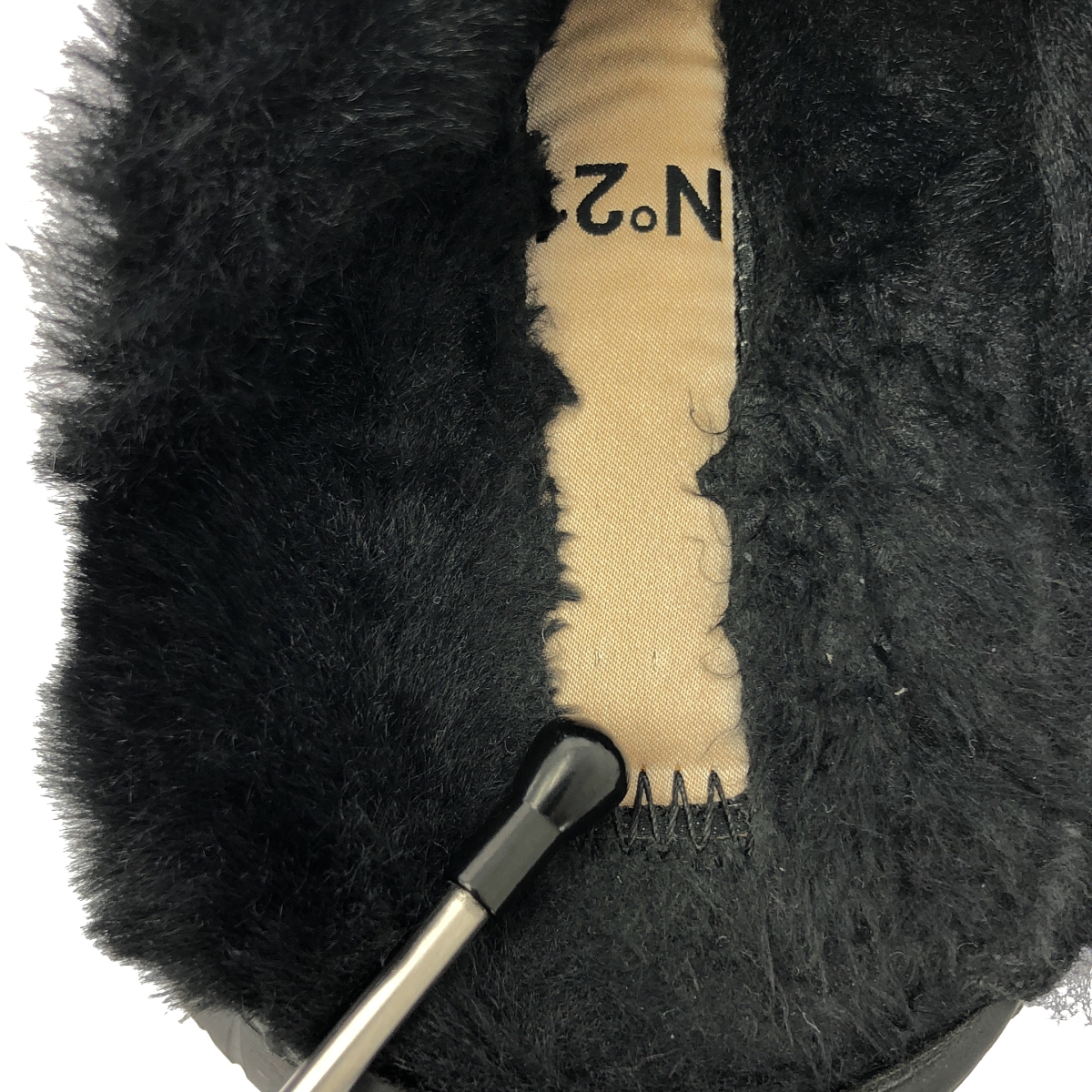 N°21 / ヌメロヴェントゥーノ ファー トリム チェーン ミュール シューズ