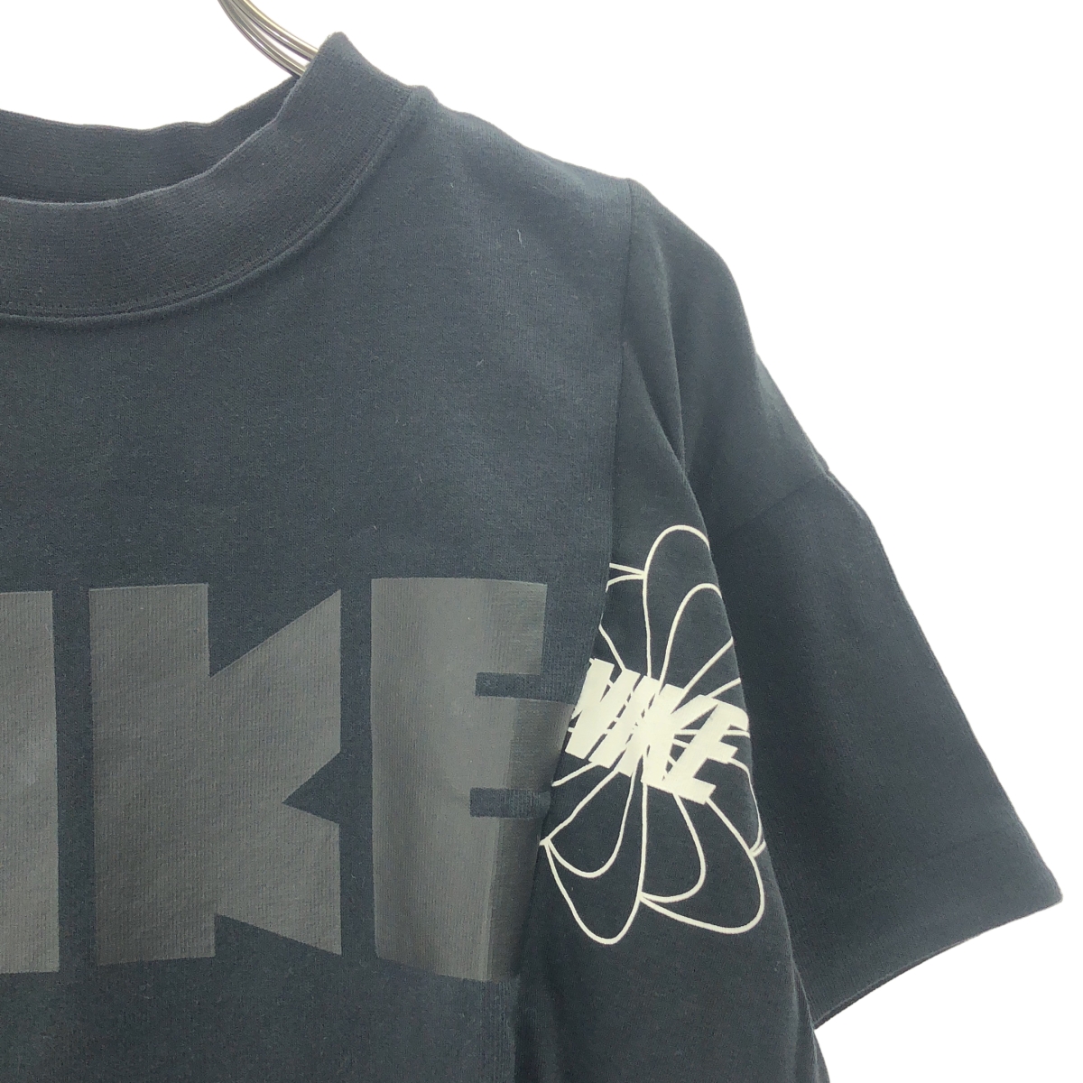 sacai / サカイ ×NIKE / 再構築 ロゴプリント Tシャツ