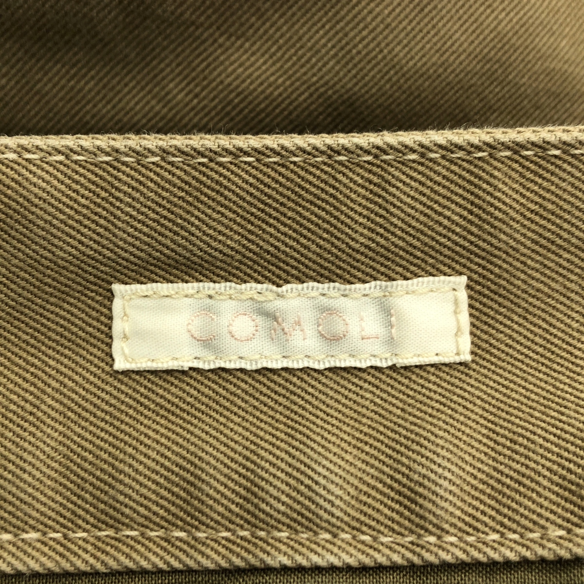 COMOLI / コモリ ベルテッドチノパンツ