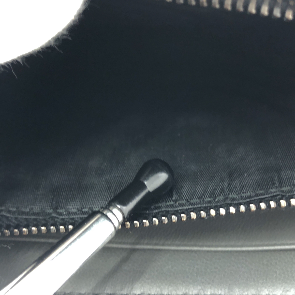 BOTTEGA VENETA / ボッテガヴェネタ イントレチャート Lジップ ウォレット 長財布