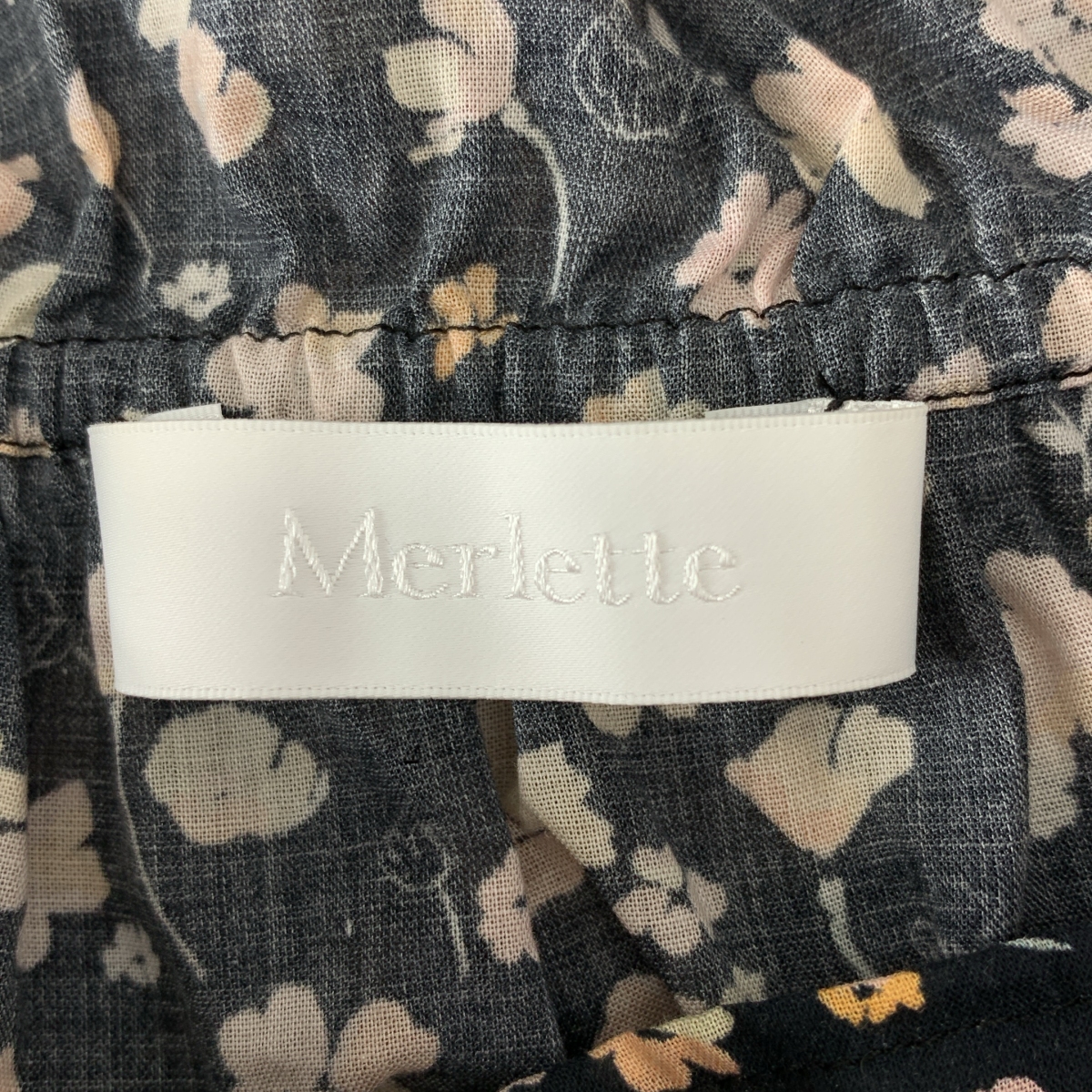 MERLETTE / マーレット MAJORELLE PRINT / 総柄 ギャザー ハイネック シャツ ブラウス