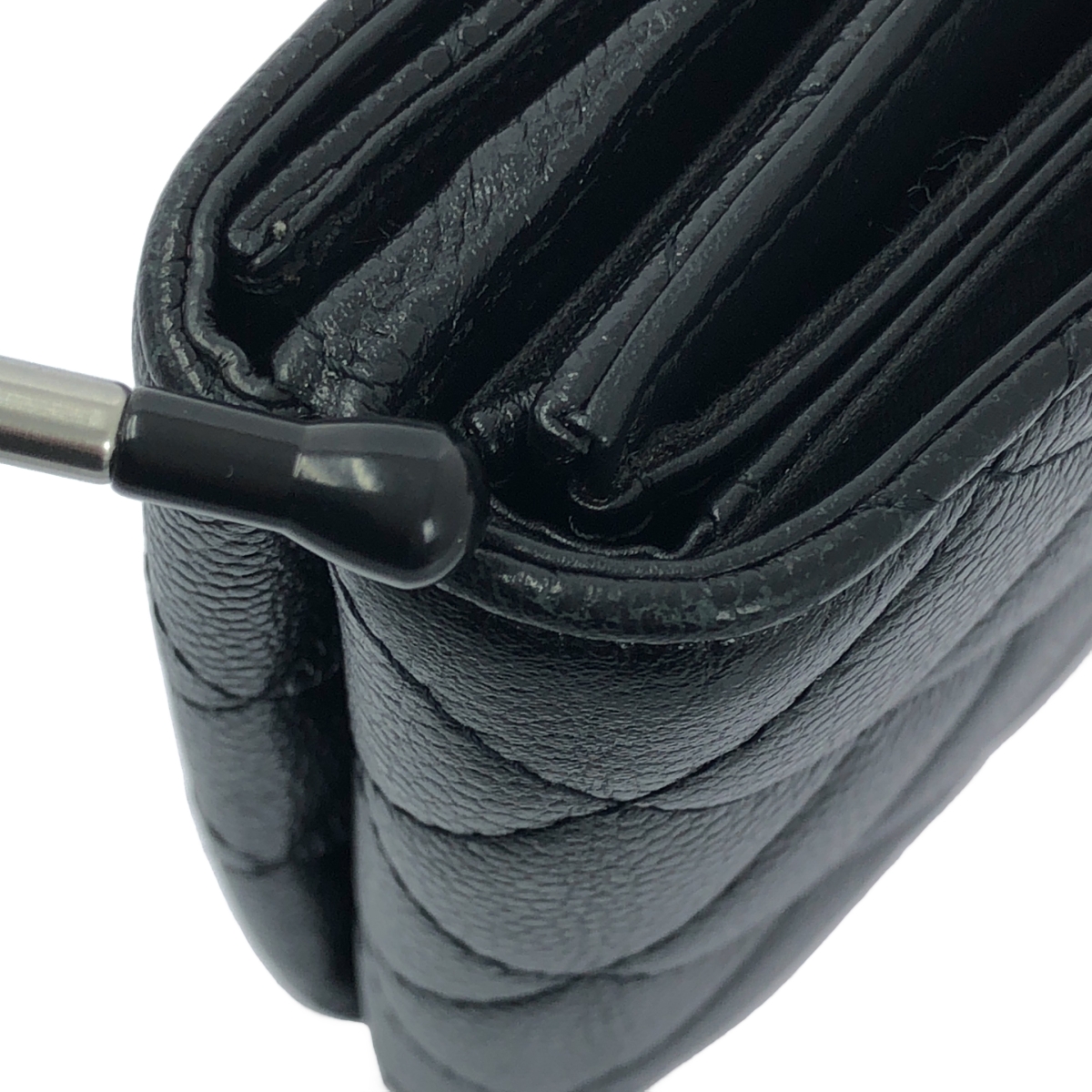 CHANEL / シャネル マトラッセ ココマーク キャビアスキン コンパクトウォレット 3つ折り財布
