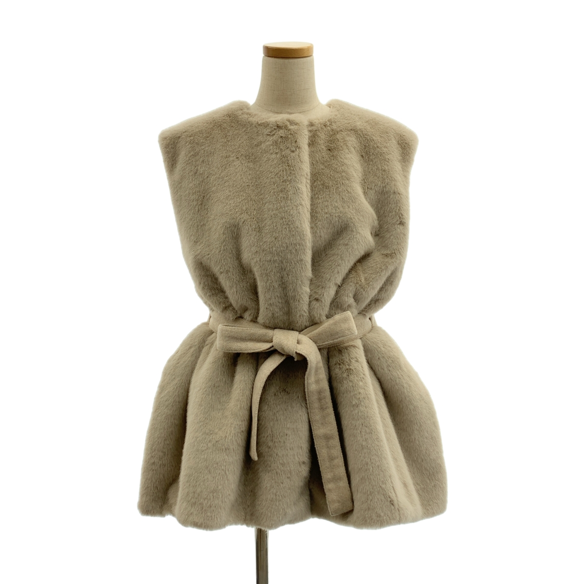 SEVEN TEN by MIHO KAWAHITO