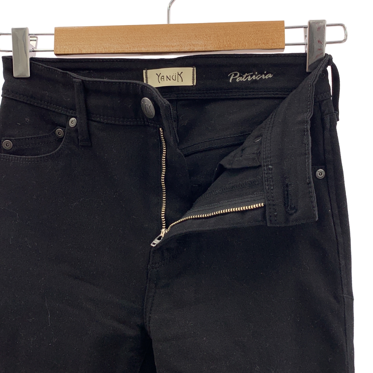 YANUK / ヤヌーク ロゴレザーパッチ ストレッチ スキニー パンツ