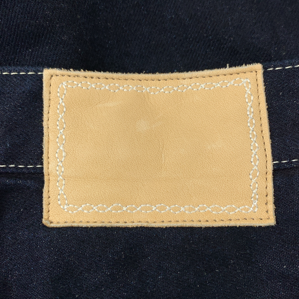 mina perhonen / ミナペルホネン always / レザーパッチ 濃紺デニムパンツ