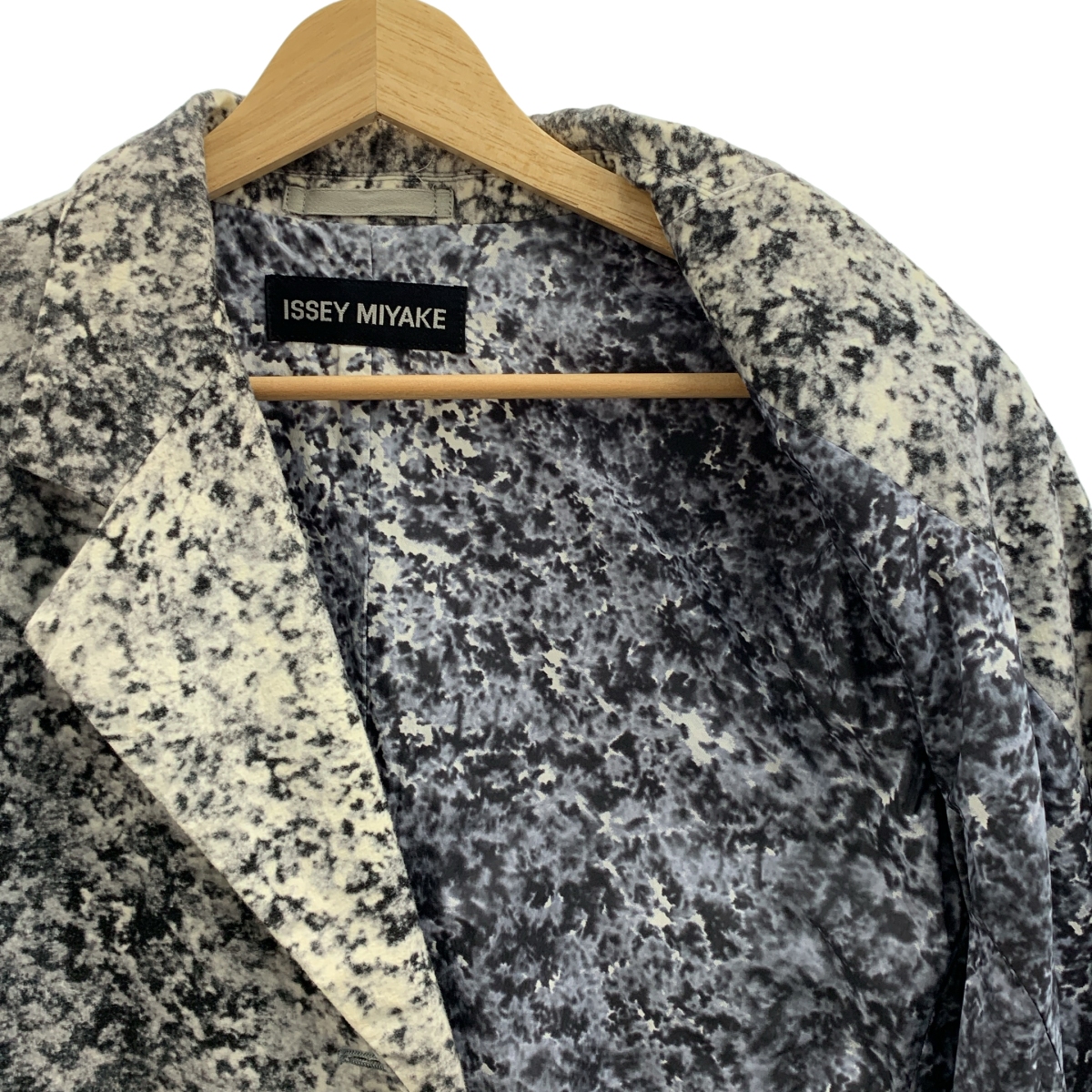 ISSEY MIYAKE / イッセイミヤケ マーブルプリント チェスターコート