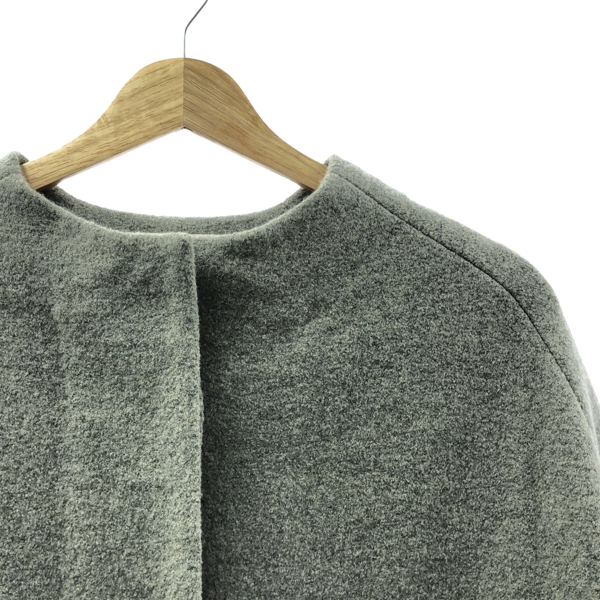 evam eva / エヴァムエヴァ プレスウールノーカラーポンチョ コート