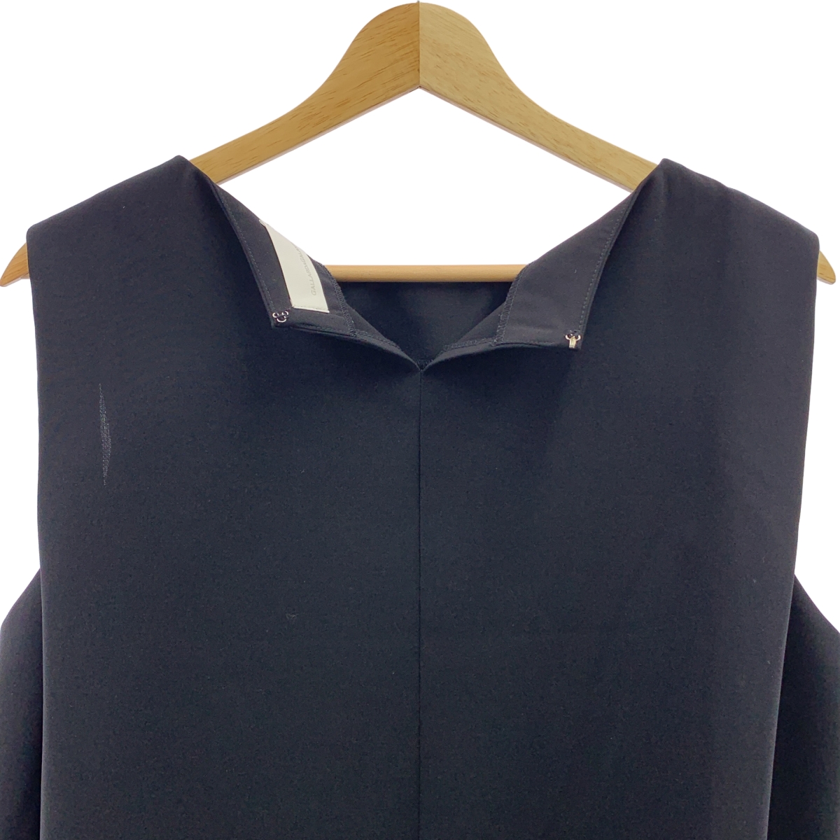 その他 ショルダータックノースリーブ