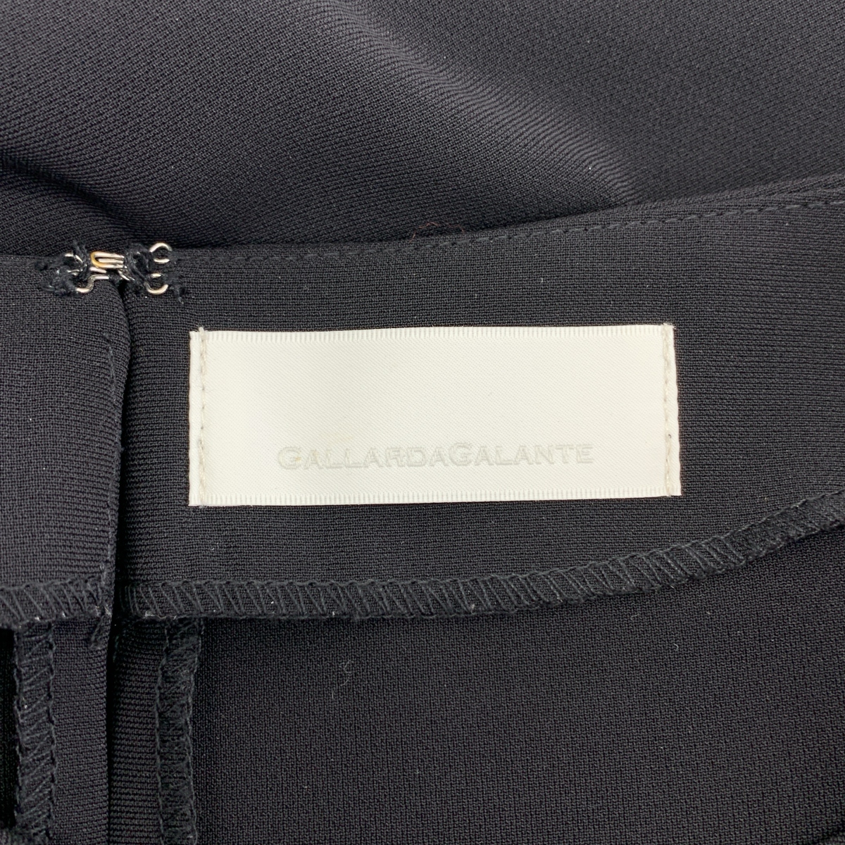 その他 ショルダータックノースリーブ