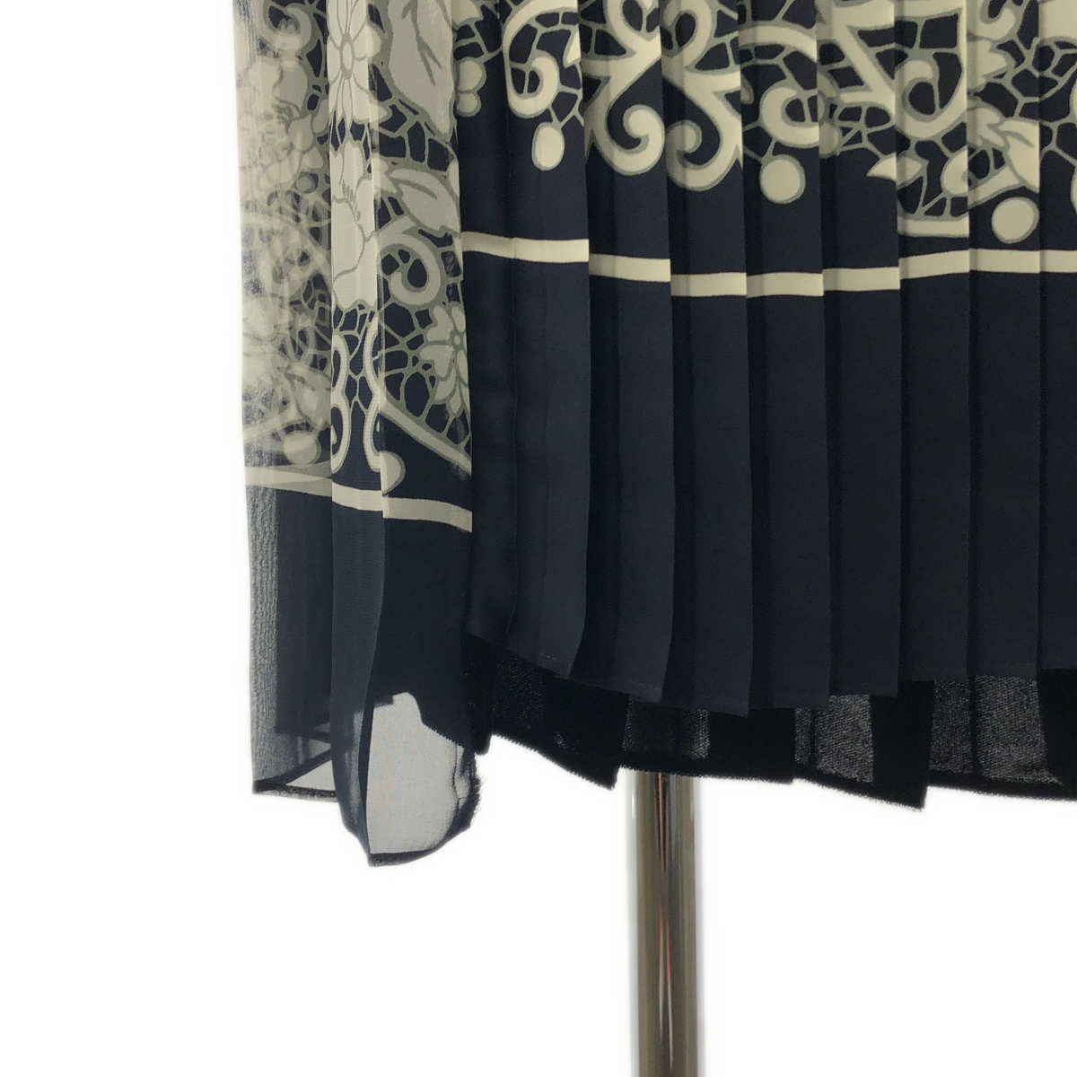 sacai / サカイ プリーツ 総柄 ラップ ロングスカート