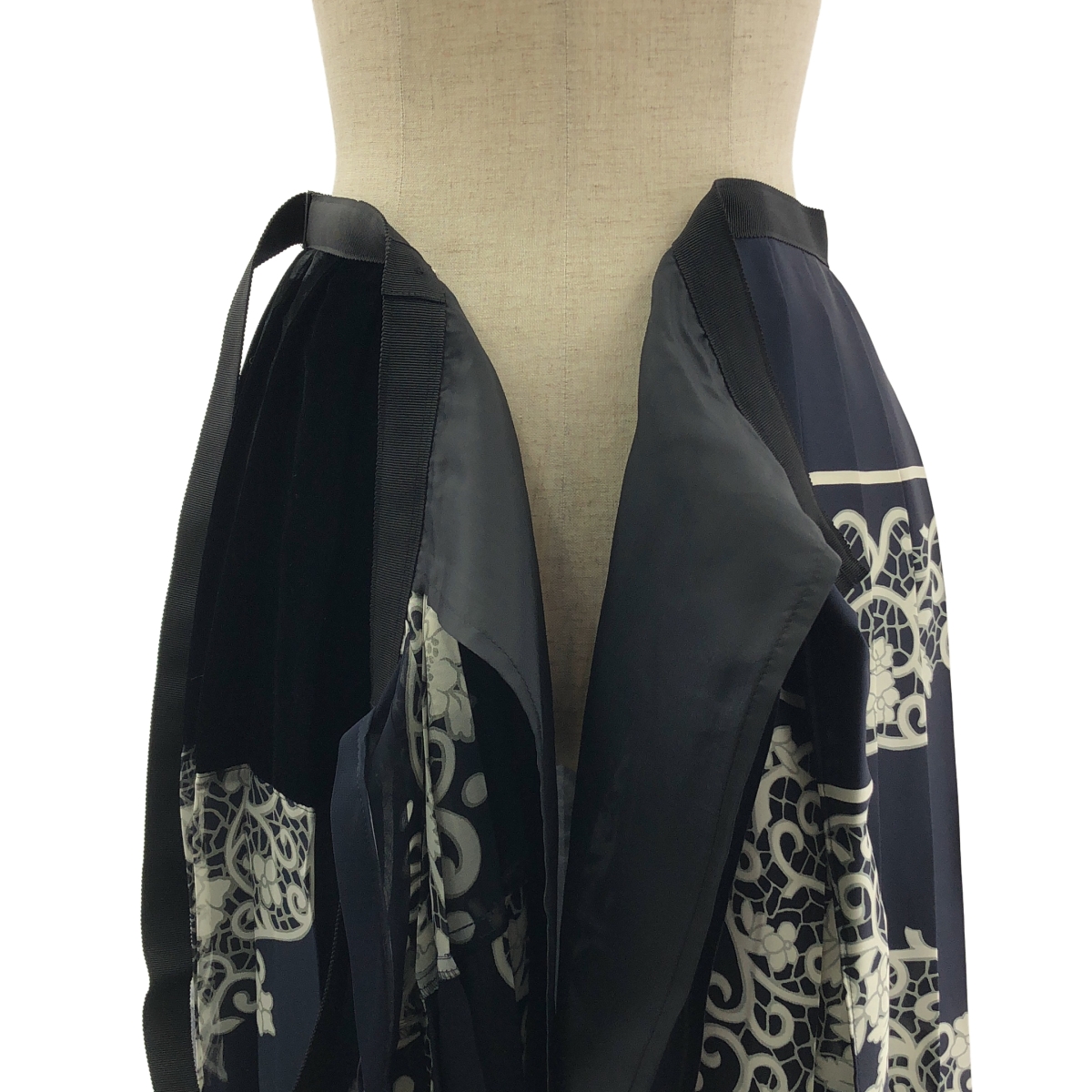 sacai / サカイ プリーツ 総柄 ラップ ロングスカート