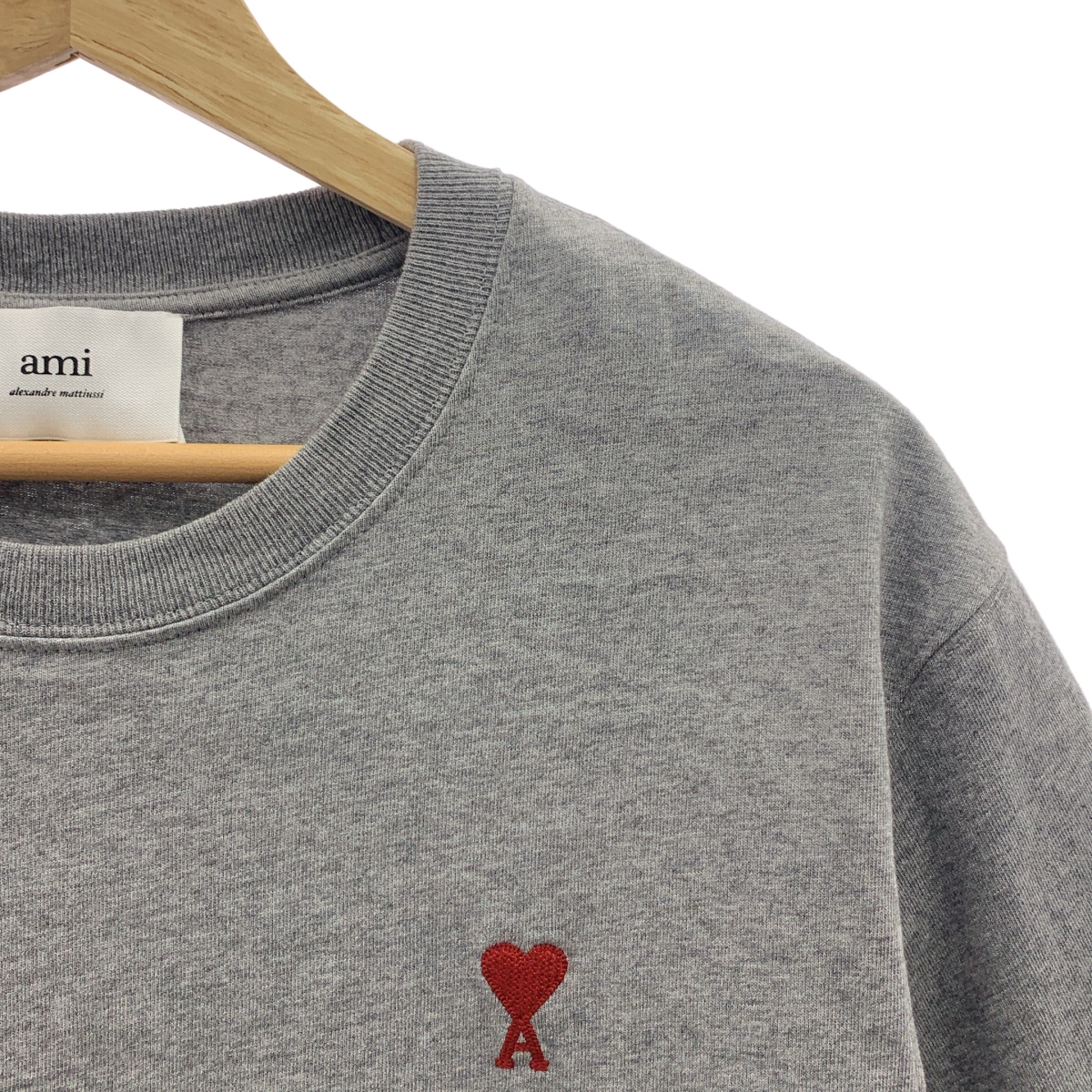 AMI Alexandre Mattiussi / アミ・アレクサンドルマテュッシ RED AMI DE COEUR T-SHIRT ロゴ 刺しゅう クルーネック Tシャツ