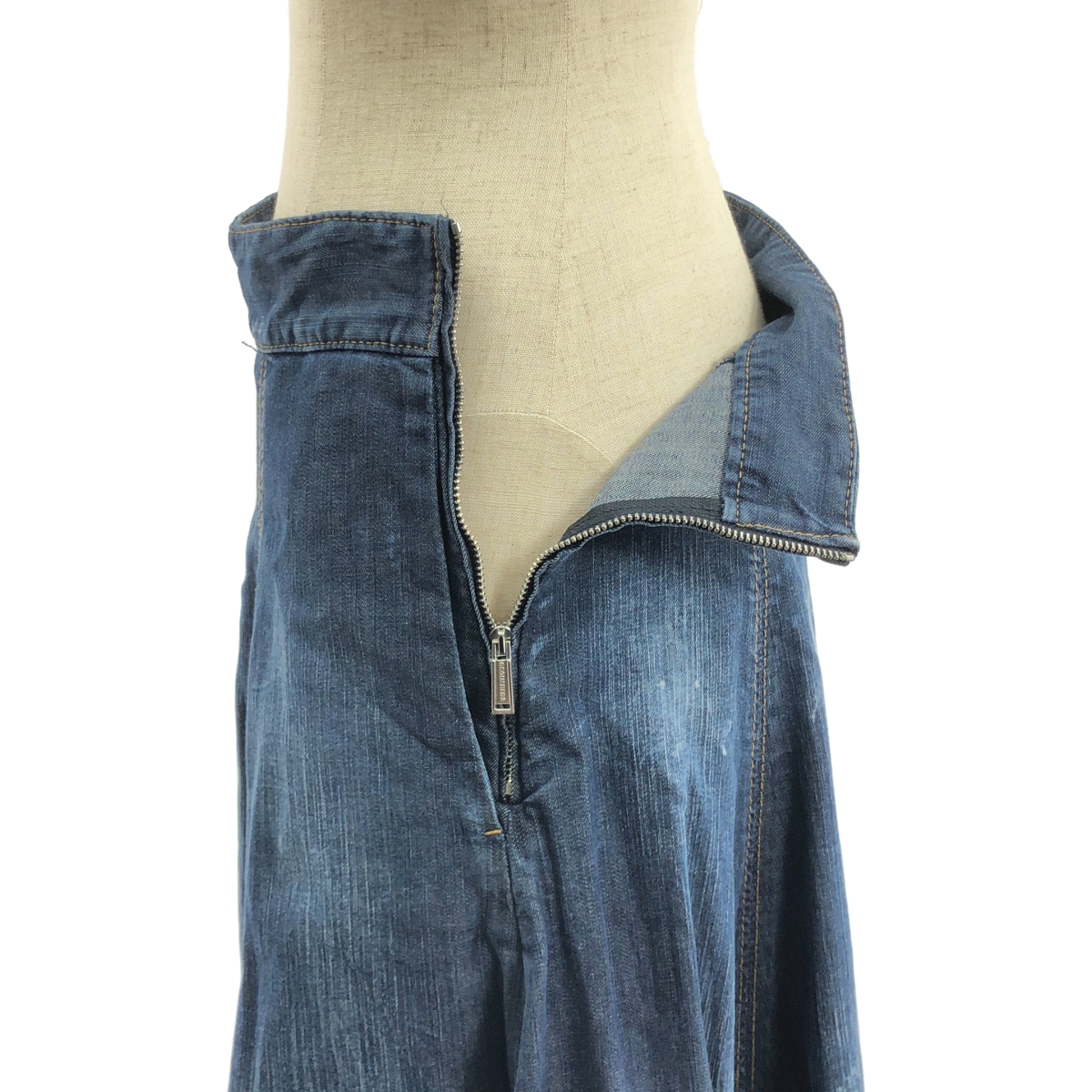 DSQUARED2 / ディースクエアード ペンキ・ダメージ加工 サイドジップ デニムスカート