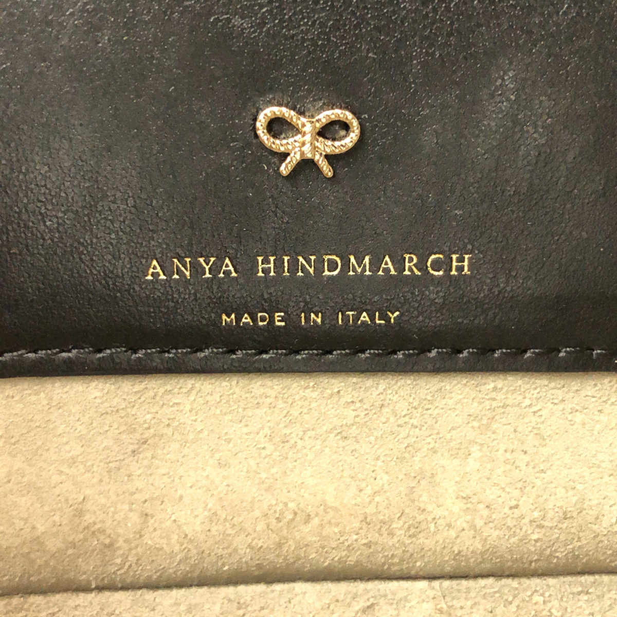 ANYA HINDMARCH / アニヤハインドマーチ スマイリー ショルダーバッグ