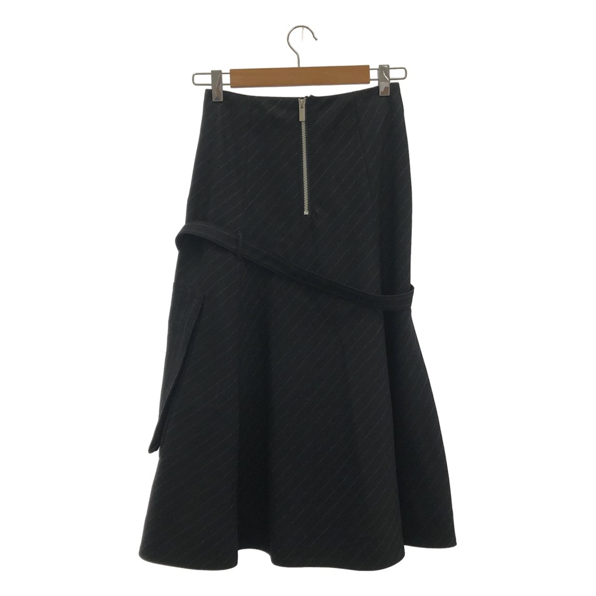 sacai / サカイ チョークストライプ ストラップ付き スカート